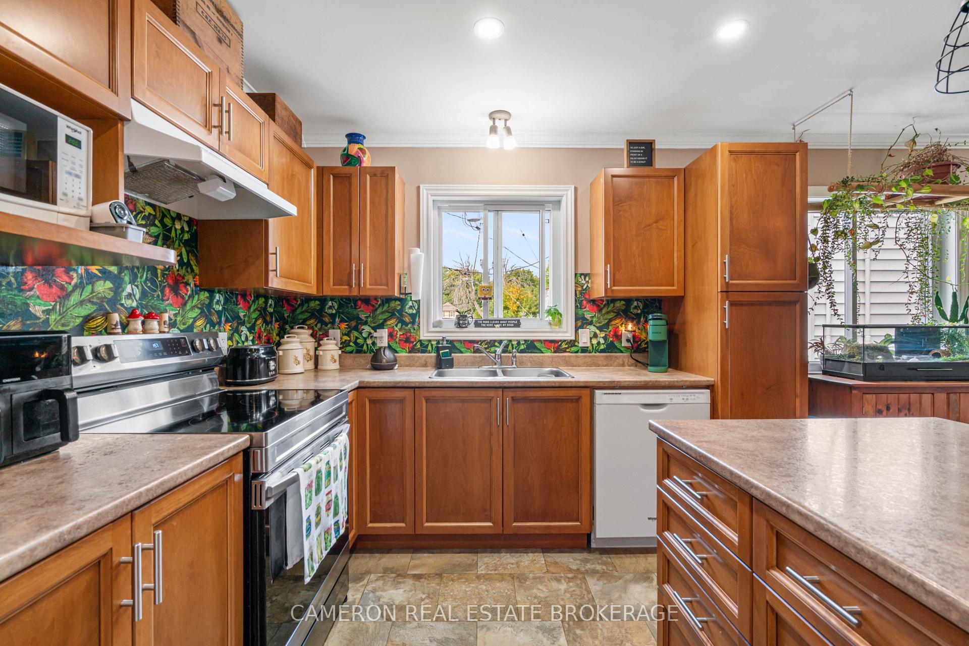 Photo 6 of 327 Clarke Avenue, Cornwall, Cornwall — HOMEH