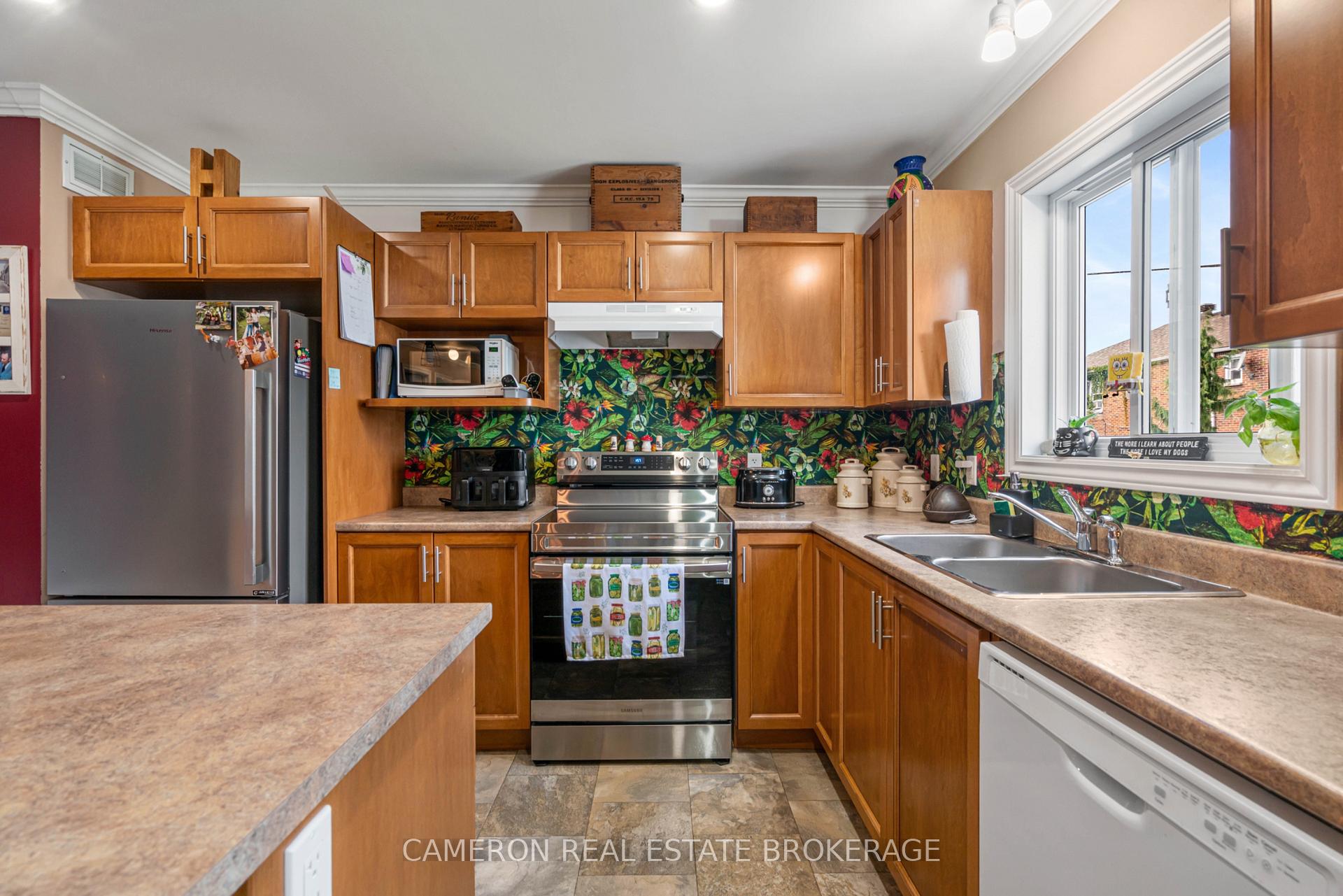Photo 7 of 327 Clarke Avenue, Cornwall, Cornwall — HOMEH