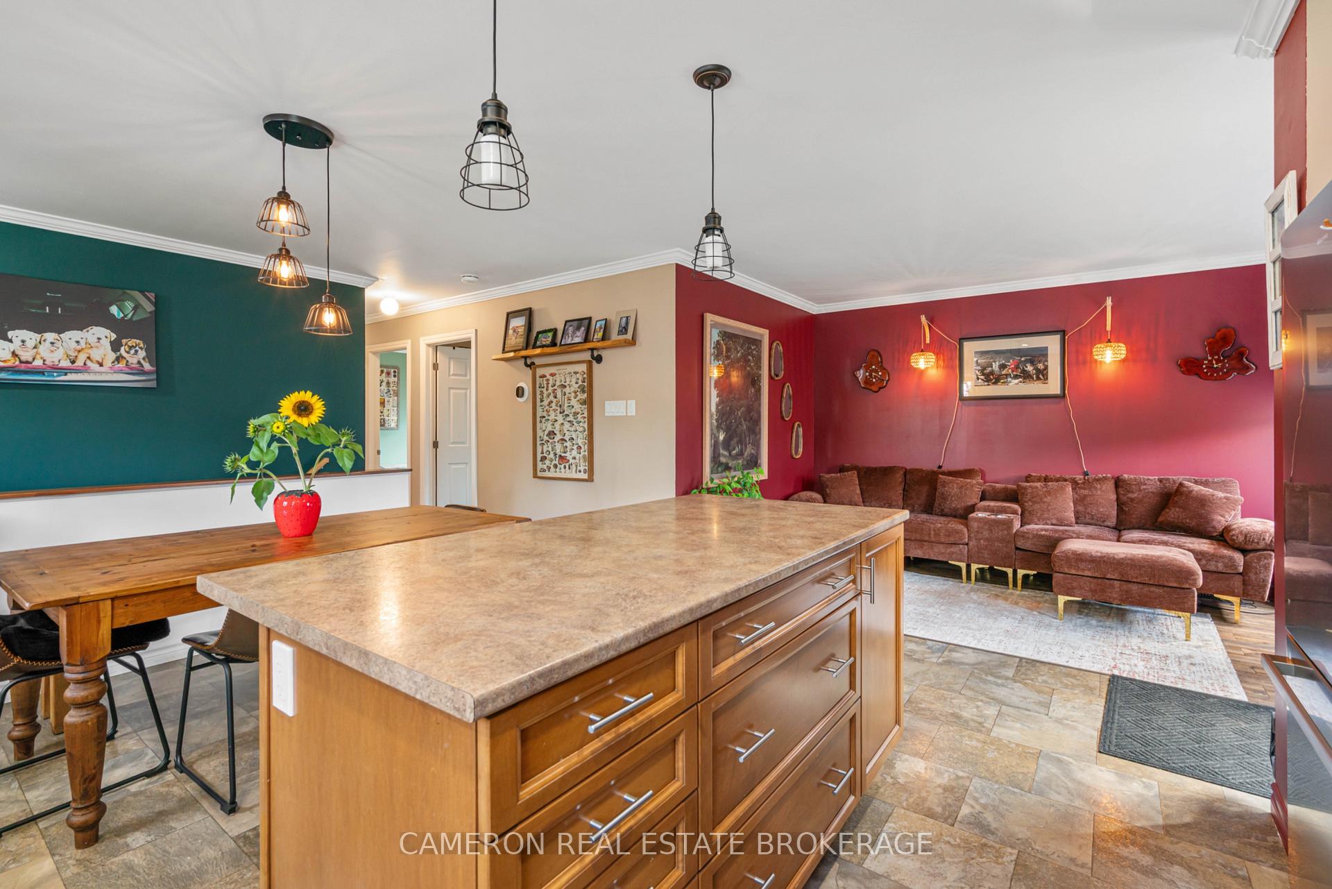 Photo 8 of 327 Clarke Avenue, Cornwall, Cornwall — HOMEH