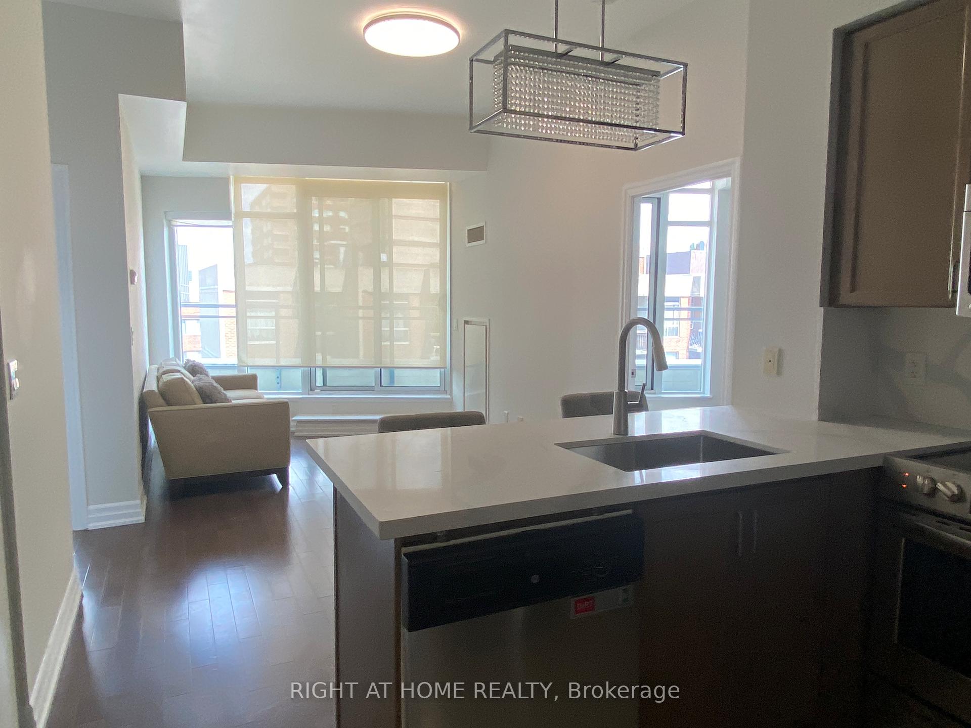 Photo 4 of Unit Ph109, 8 Scollard Street, Toronto, The Annex — HOMEH