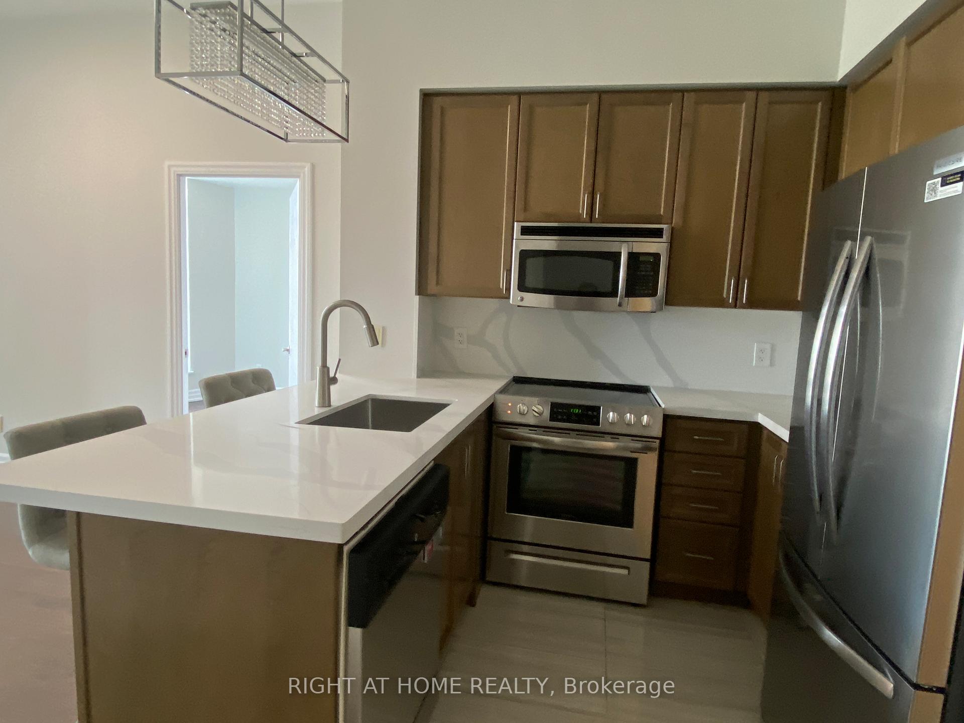 Photo 5 of Unit Ph109, 8 Scollard Street, Toronto, The Annex — HOMEH