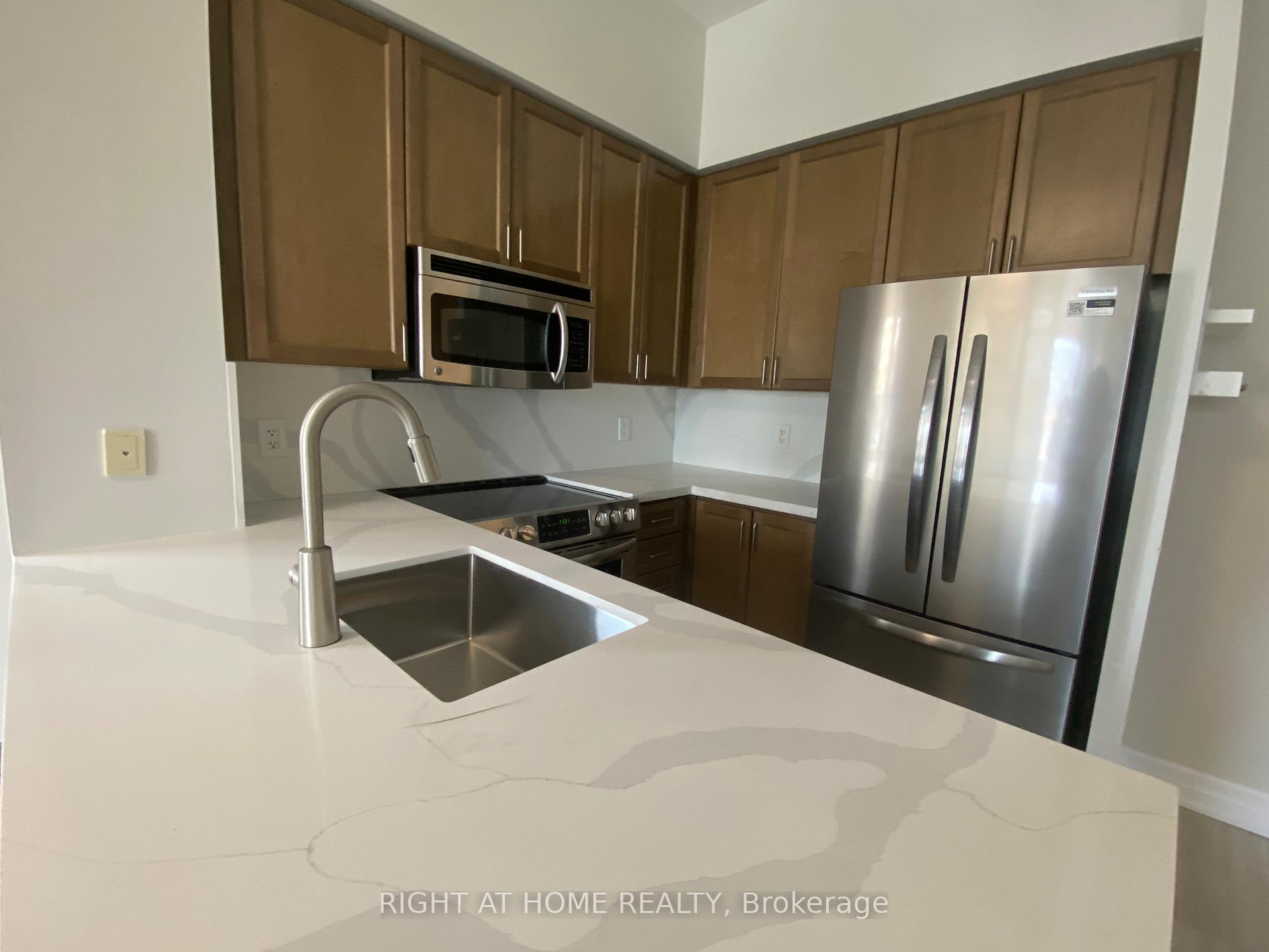 Photo 6 of Unit Ph109, 8 Scollard Street, Toronto, The Annex — HOMEH