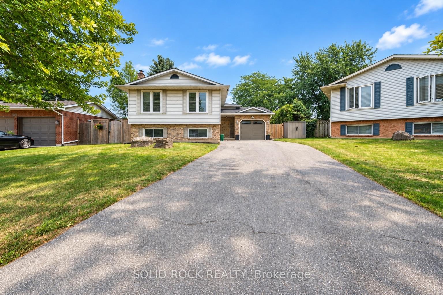 Photo 1 of 3929 Vineyard Crescent, Lincoln, Lincoln-Jordan/Vineland — HOMEH