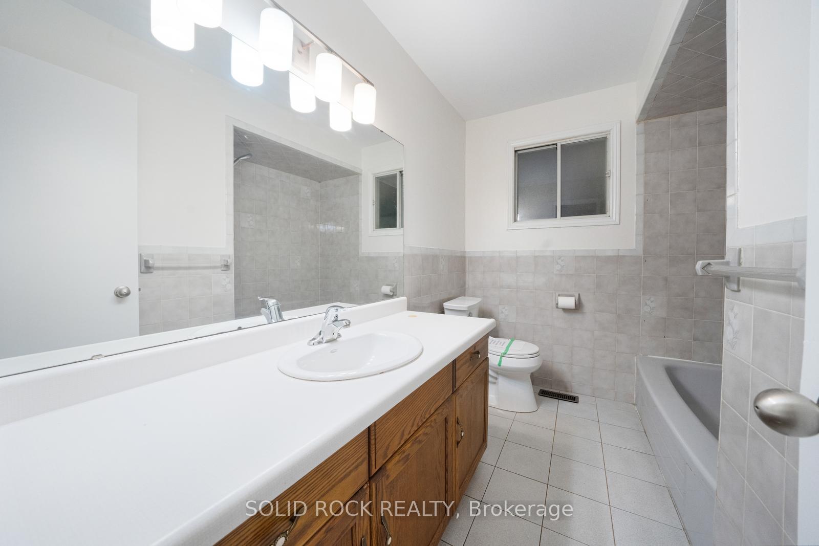 Photo 12 of 3929 Vineyard Crescent, Lincoln, Lincoln-Jordan/Vineland — HOMEH