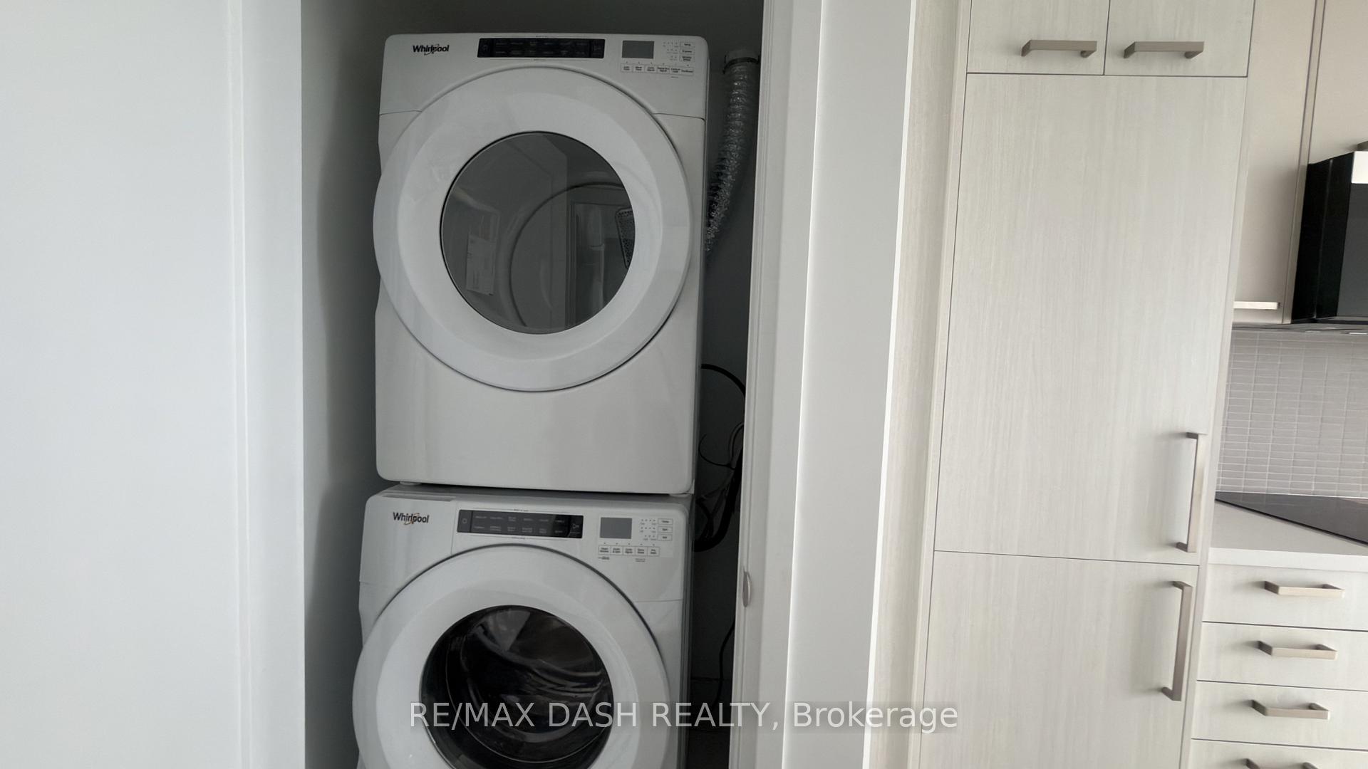 Photo 9 of Unit 3710, 20 Soudan Avenue, Toronto, Mount Pleasant West — HOMEH