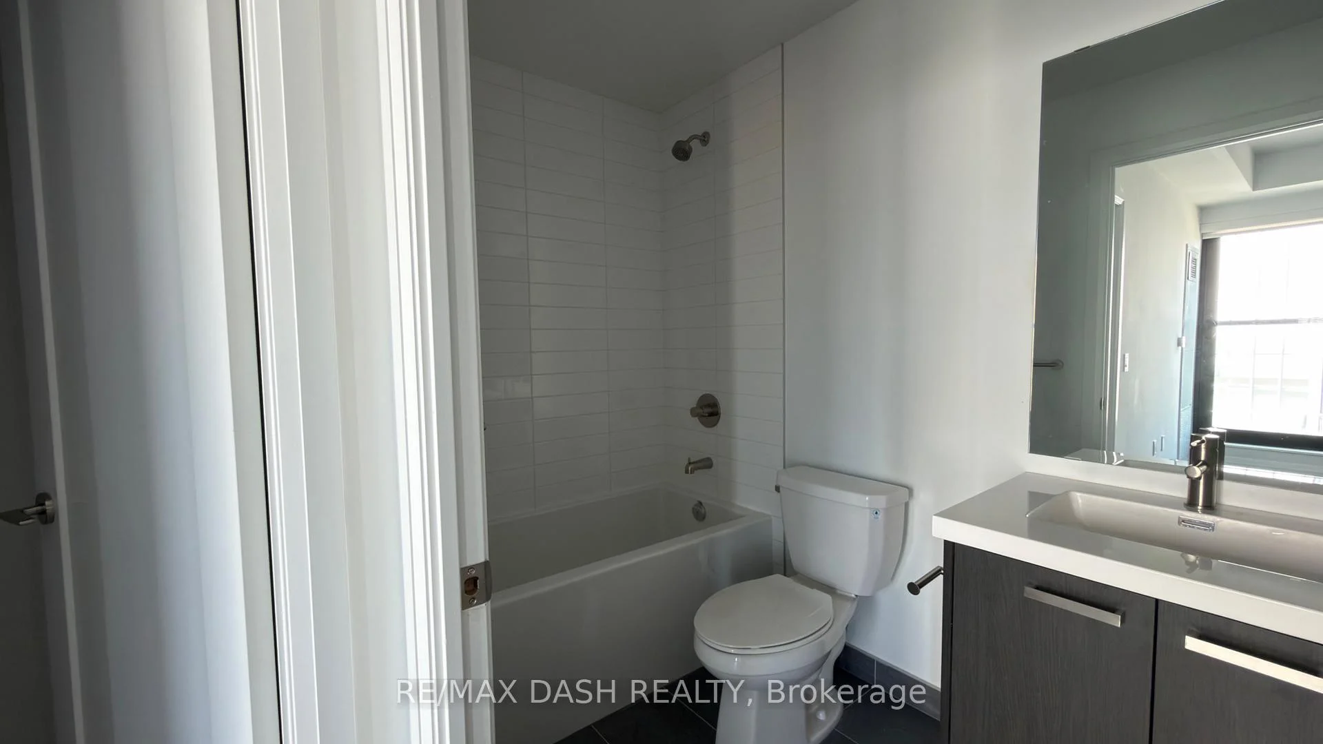 Photo 18 of Unit 3710, 20 Soudan Avenue, Toronto, Mount Pleasant West — HOMEH