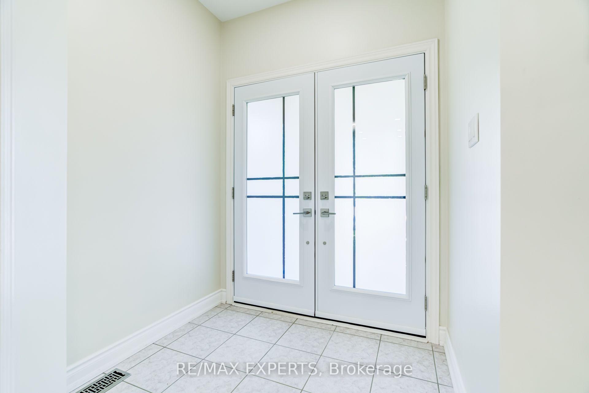 Photo 3 of 45 Naughton Drive, Richmond Hill, Westbrook — HOMEH