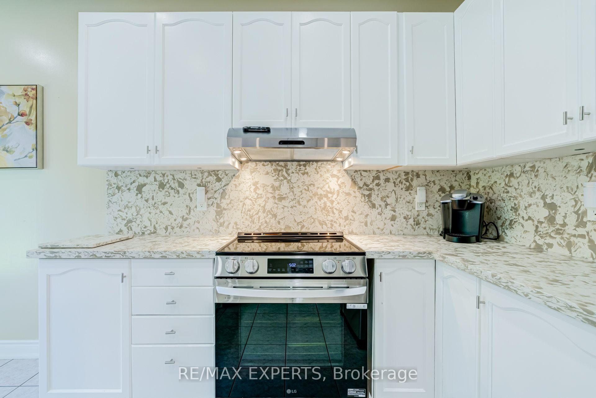 Photo 14 of 45 Naughton Drive, Richmond Hill, Westbrook — HOMEH
