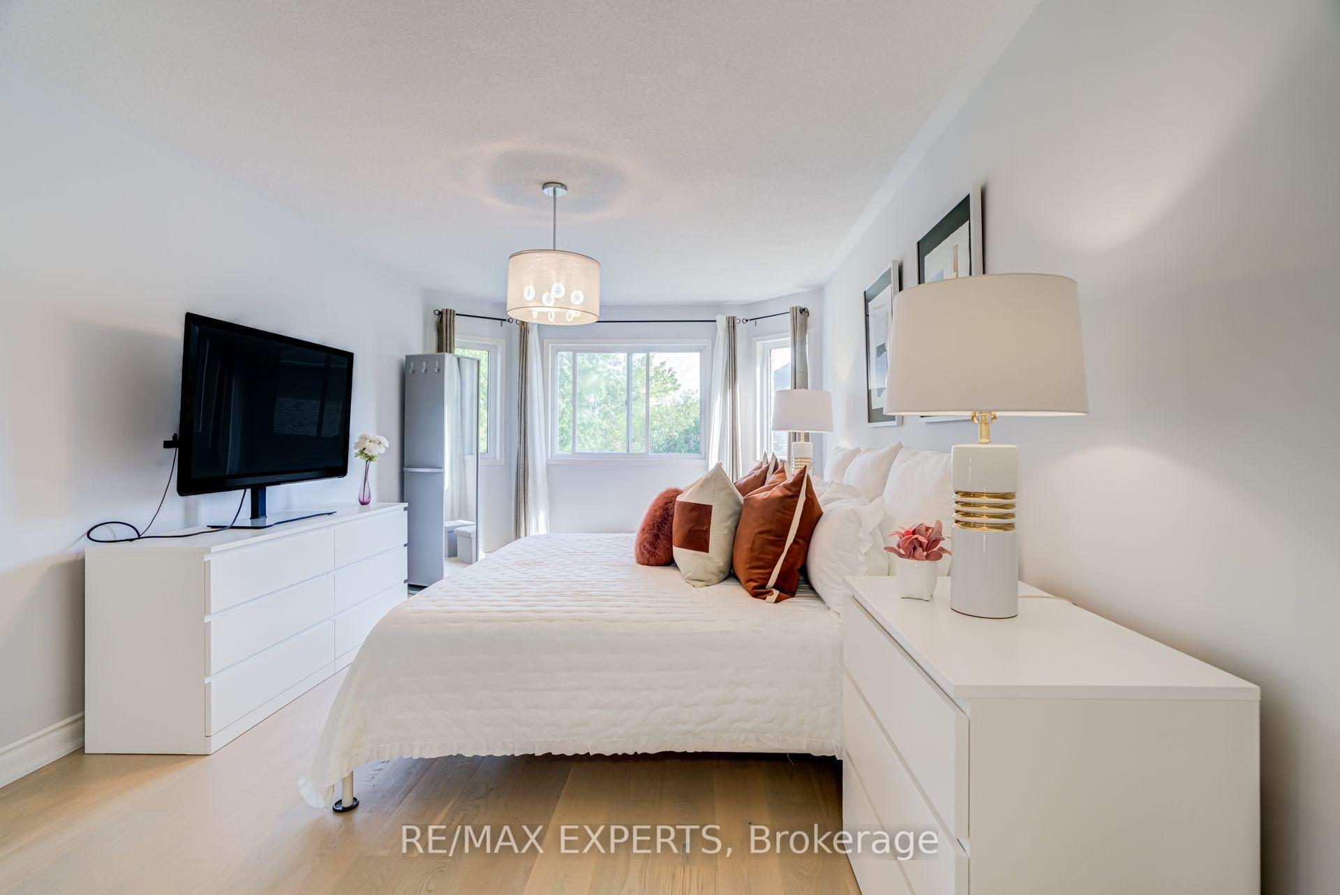 Photo 19 of 45 Naughton Drive, Richmond Hill, Westbrook — HOMEH