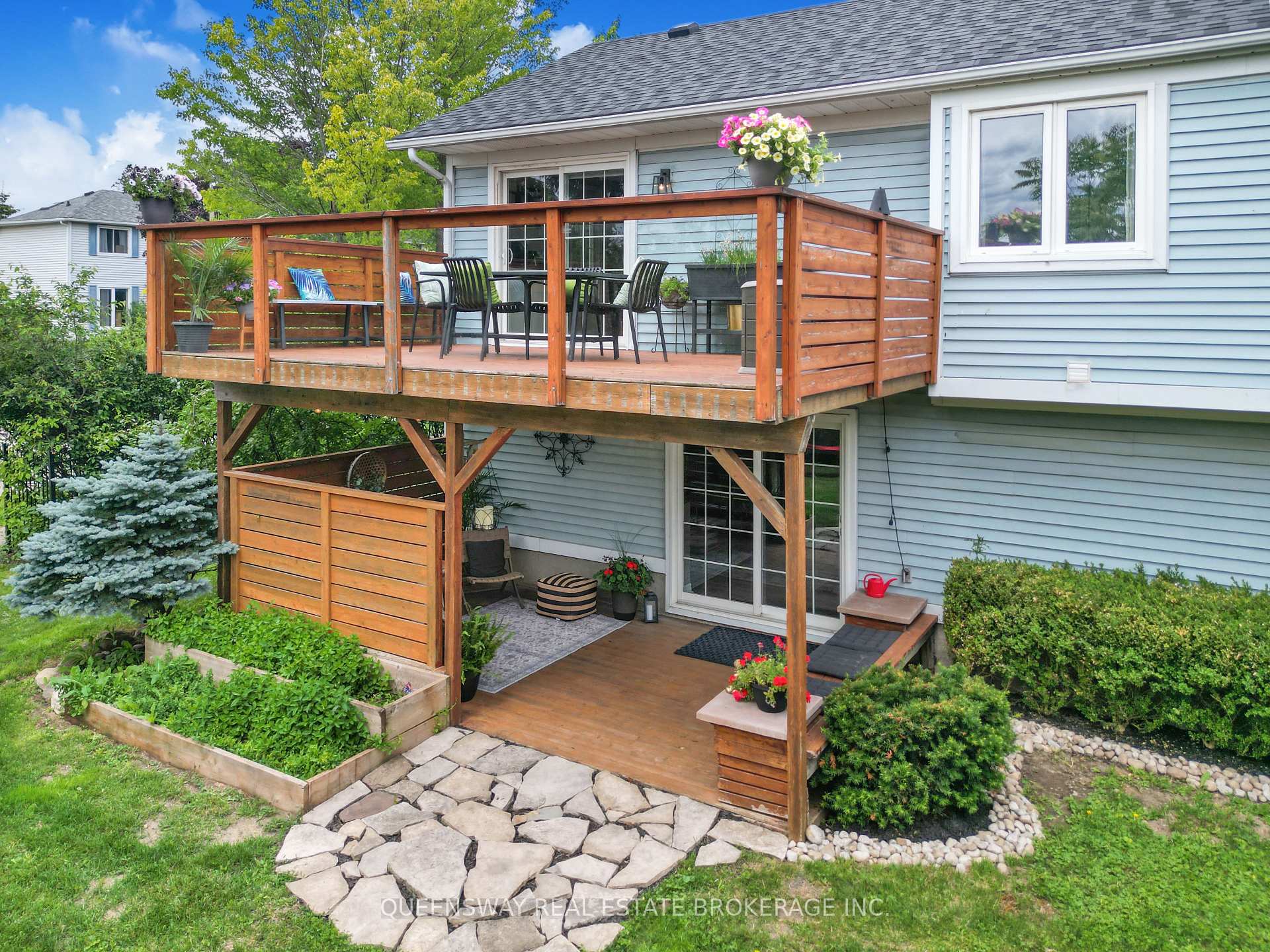 Photo 4 of 46 Greenwich Drive, Guelph, Willow West/Sugarbush/West Acres — HOMEH