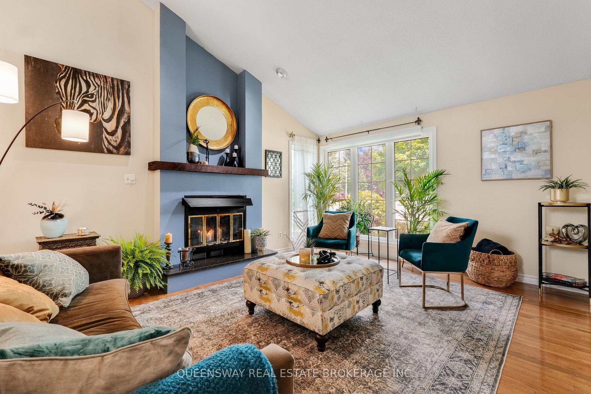 Photo 8 of 46 Greenwich Drive, Guelph, Willow West/Sugarbush/West Acres — HOMEH