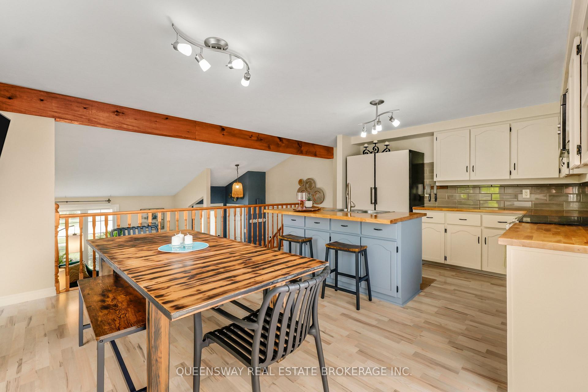 Photo 17 of 46 Greenwich Drive, Guelph, Willow West/Sugarbush/West Acres — HOMEH
