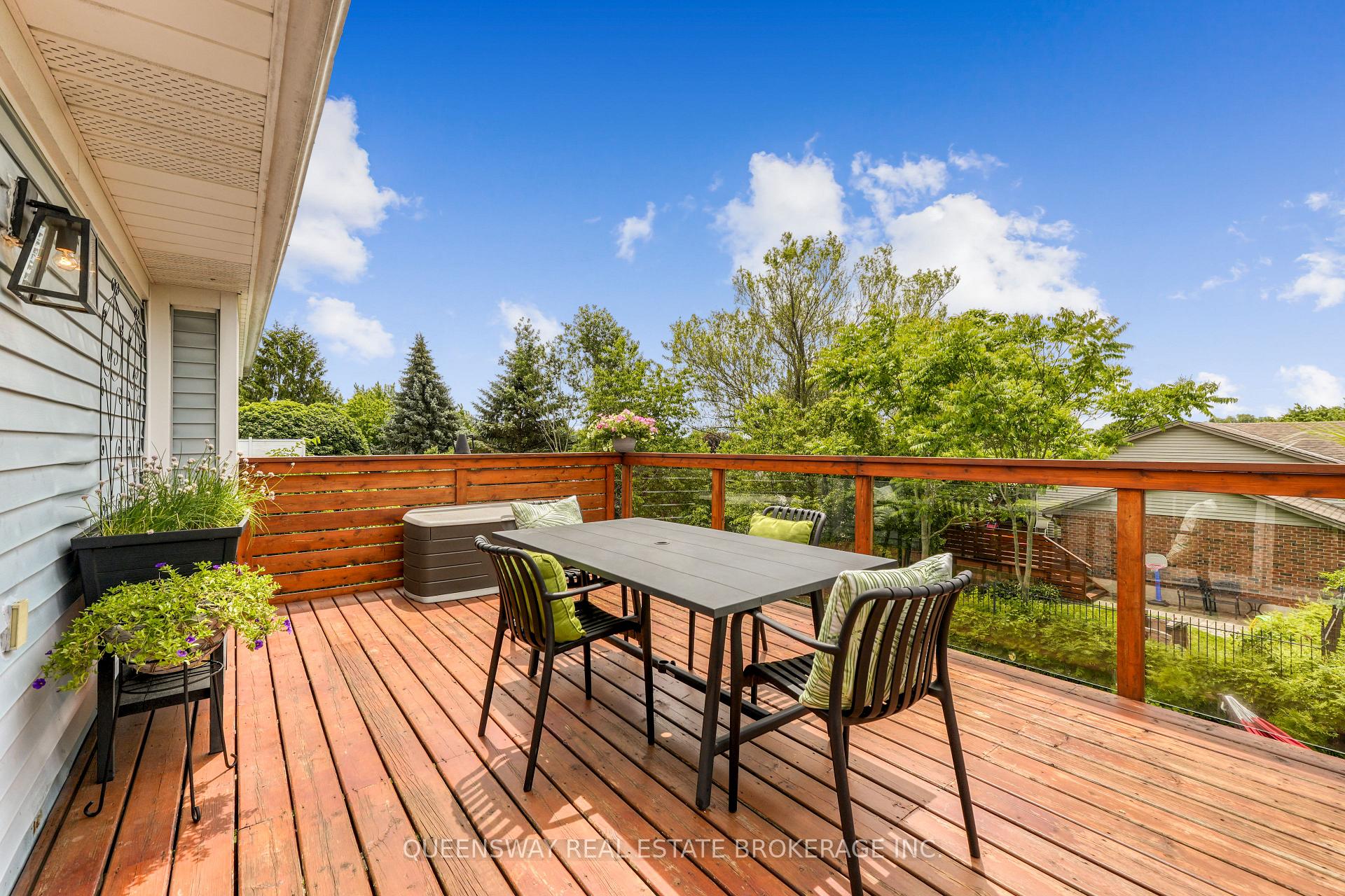 Photo 18 of 46 Greenwich Drive, Guelph, Willow West/Sugarbush/West Acres — HOMEH