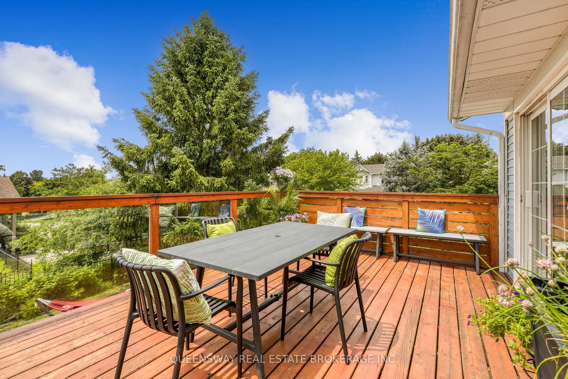 Photo 19 of 46 Greenwich Drive, Guelph, Willow West/Sugarbush/West Acres — HOMEH