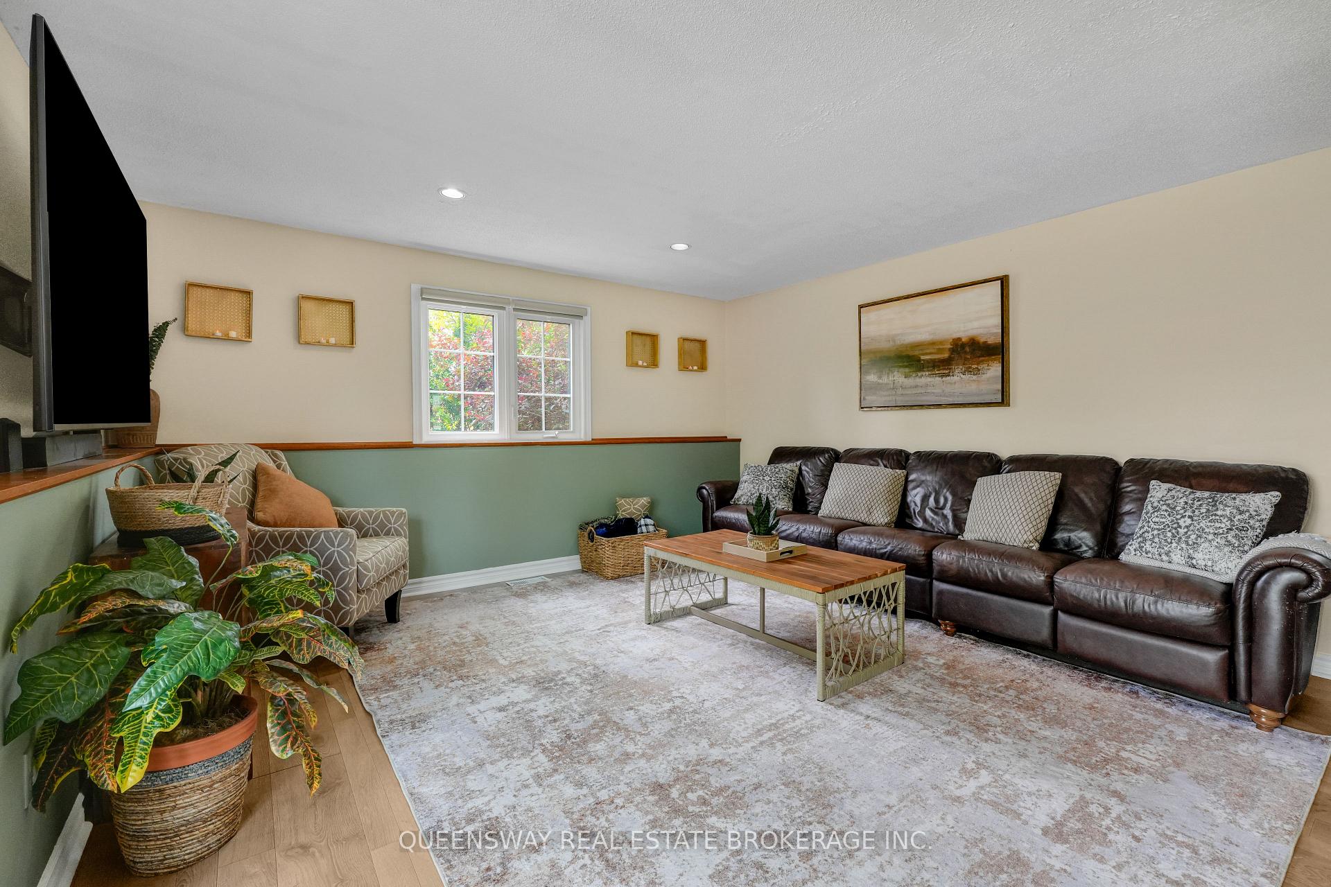 Photo 27 of 46 Greenwich Drive, Guelph, Willow West/Sugarbush/West Acres — HOMEH