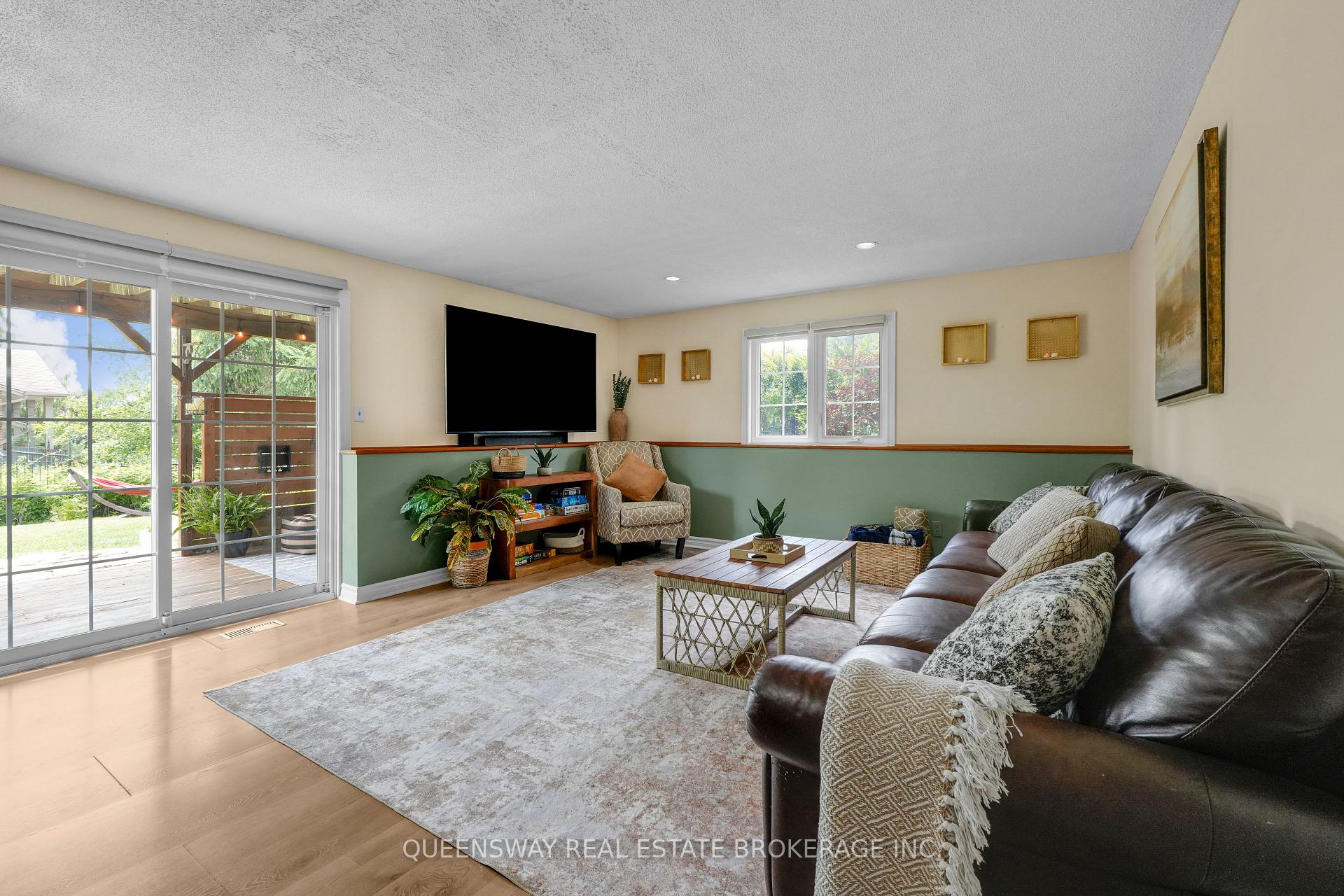 Photo 28 of 46 Greenwich Drive, Guelph, Willow West/Sugarbush/West Acres — HOMEH