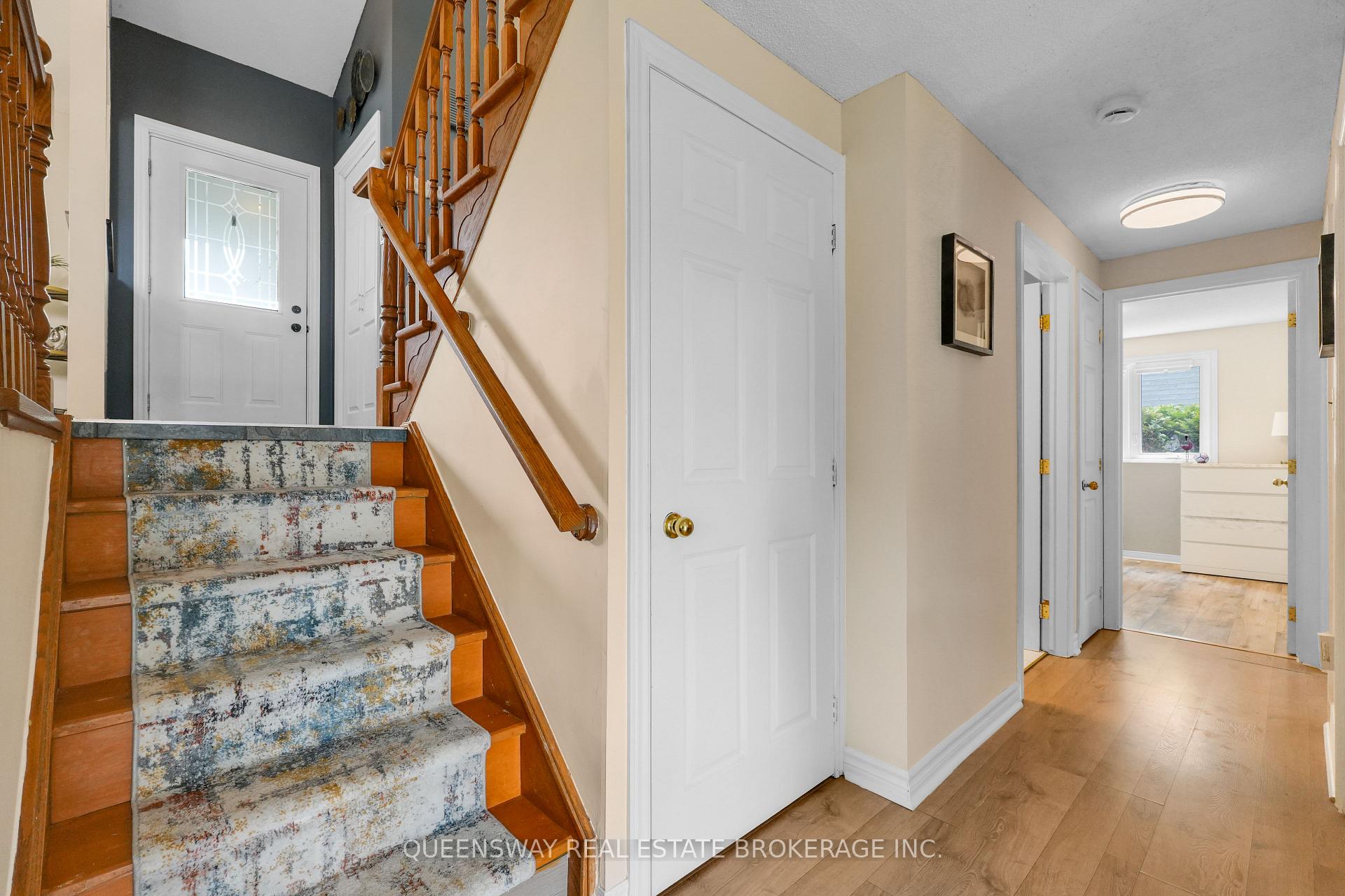 Photo 31 of 46 Greenwich Drive, Guelph, Willow West/Sugarbush/West Acres — HOMEH