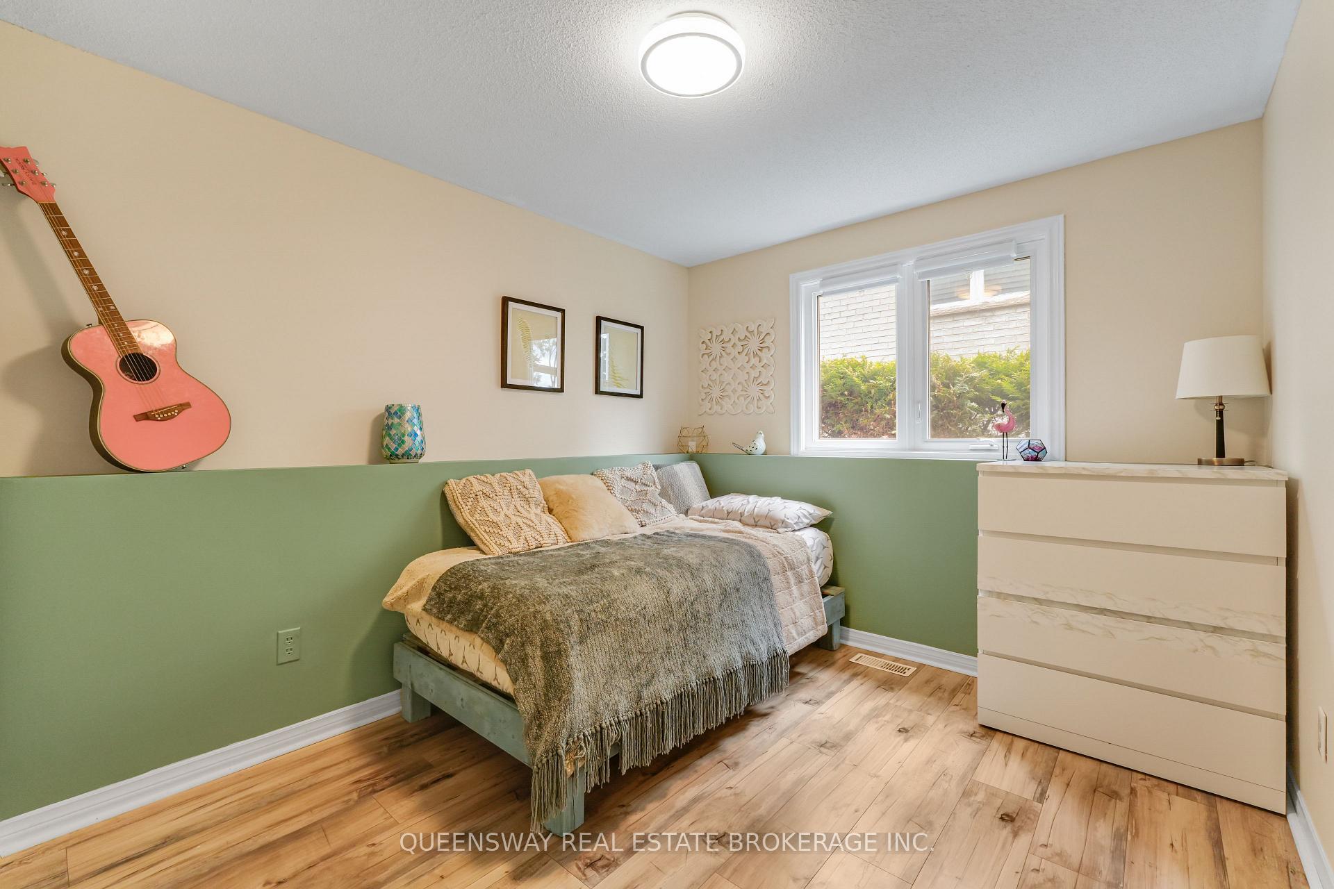 Photo 34 of 46 Greenwich Drive, Guelph, Willow West/Sugarbush/West Acres — HOMEH