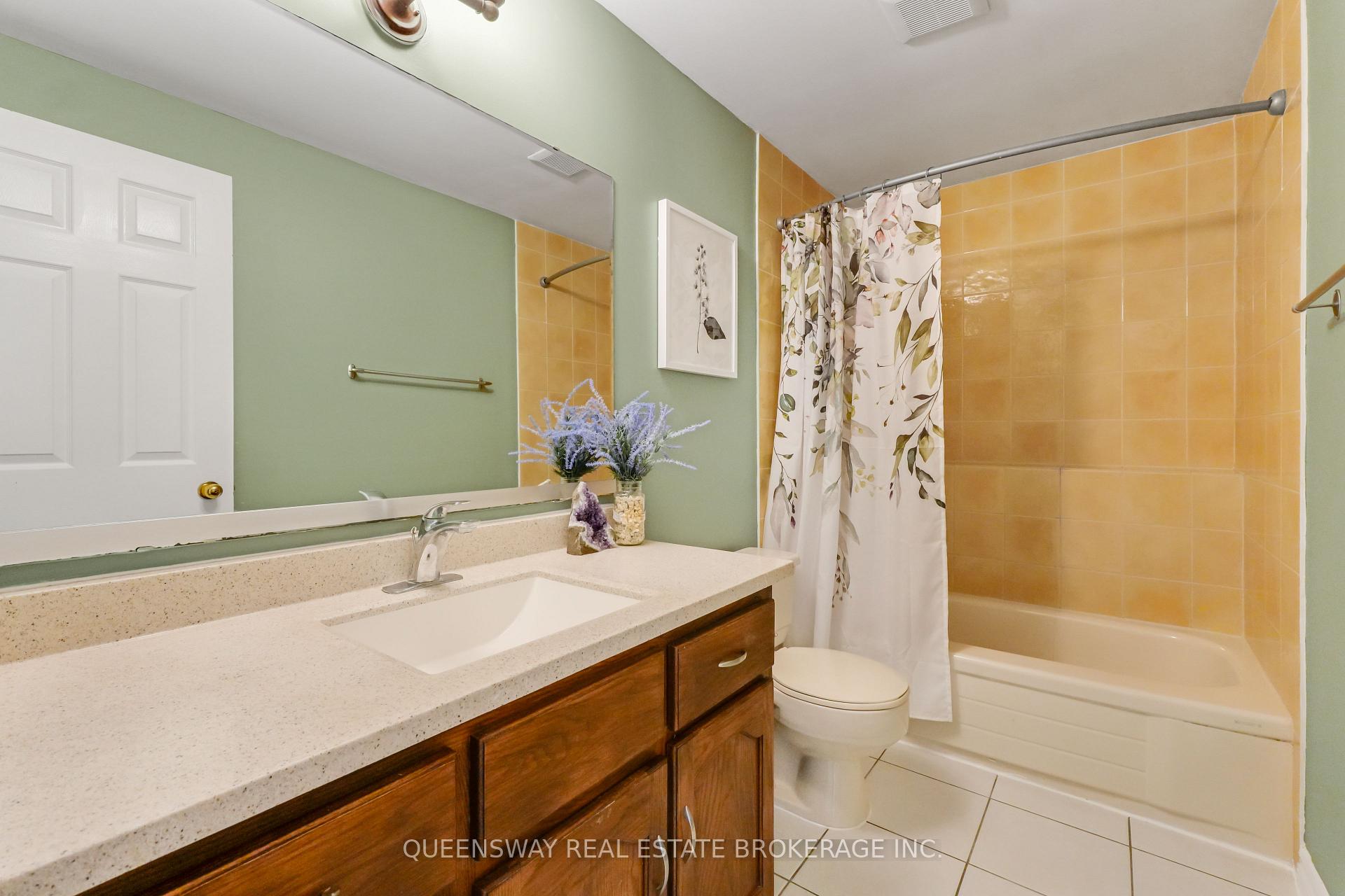 Photo 35 of 46 Greenwich Drive, Guelph, Willow West/Sugarbush/West Acres — HOMEH