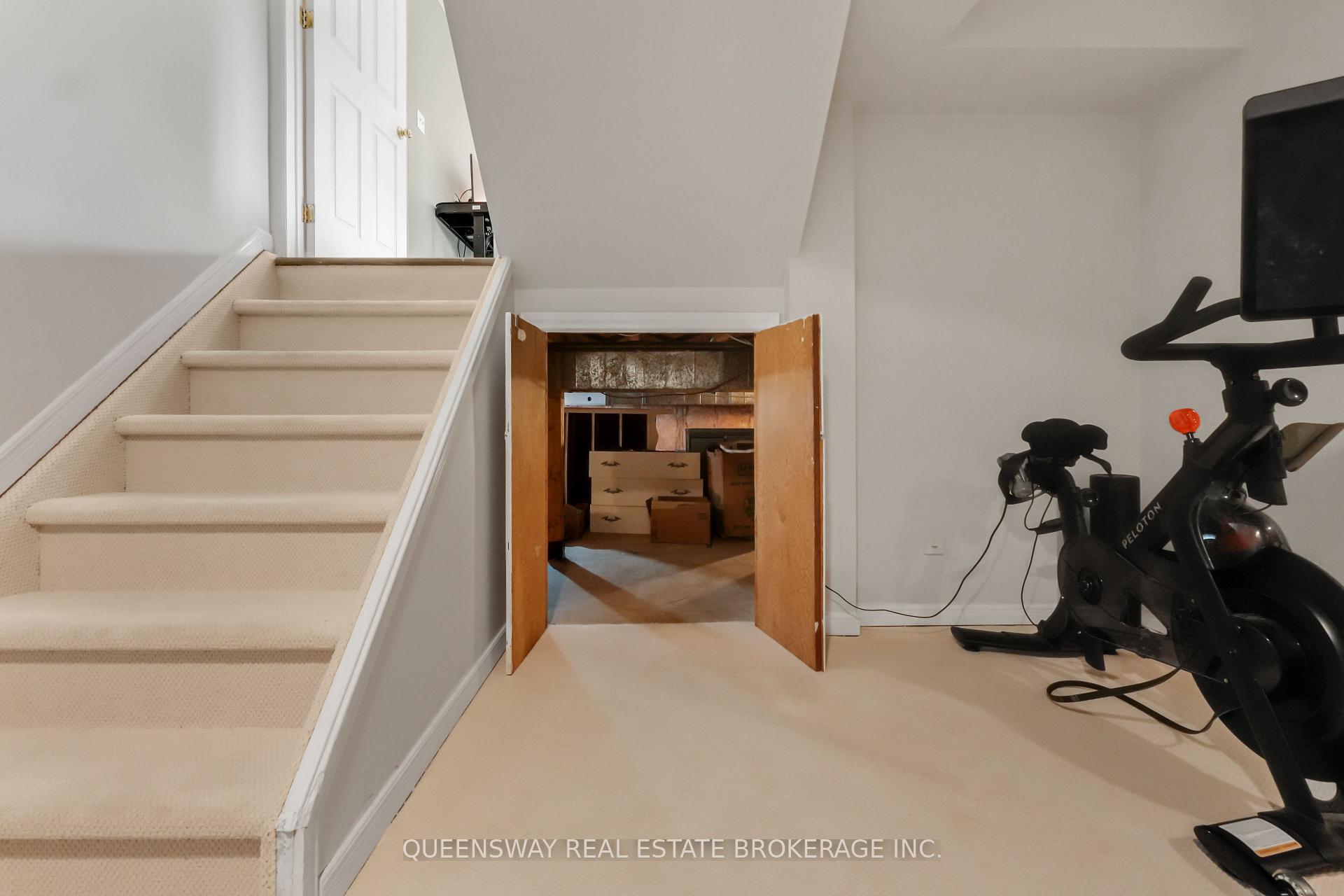 Photo 41 of 46 Greenwich Drive, Guelph, Willow West/Sugarbush/West Acres — HOMEH