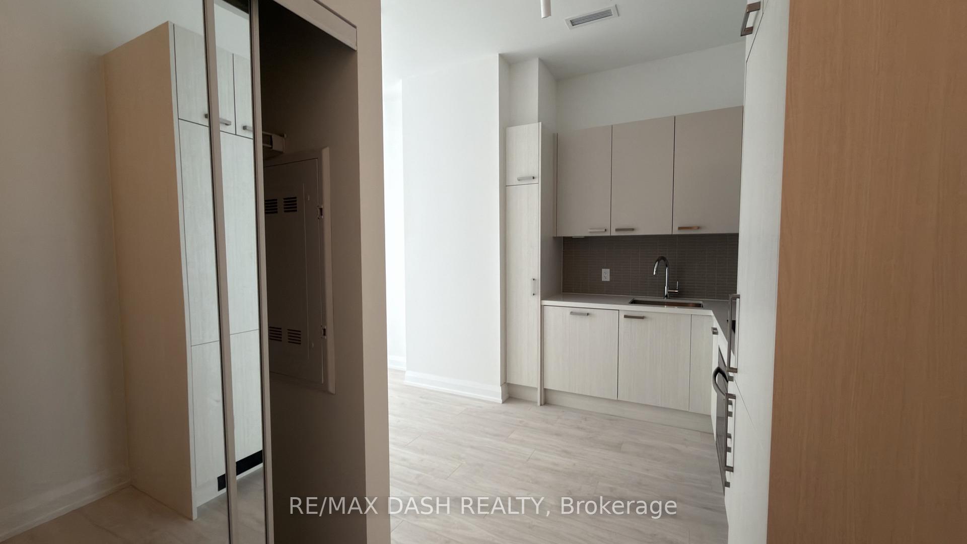 Photo 10 of Unit 701, 20 Soudan Avenue, Toronto, Mount Pleasant West — HOMEH