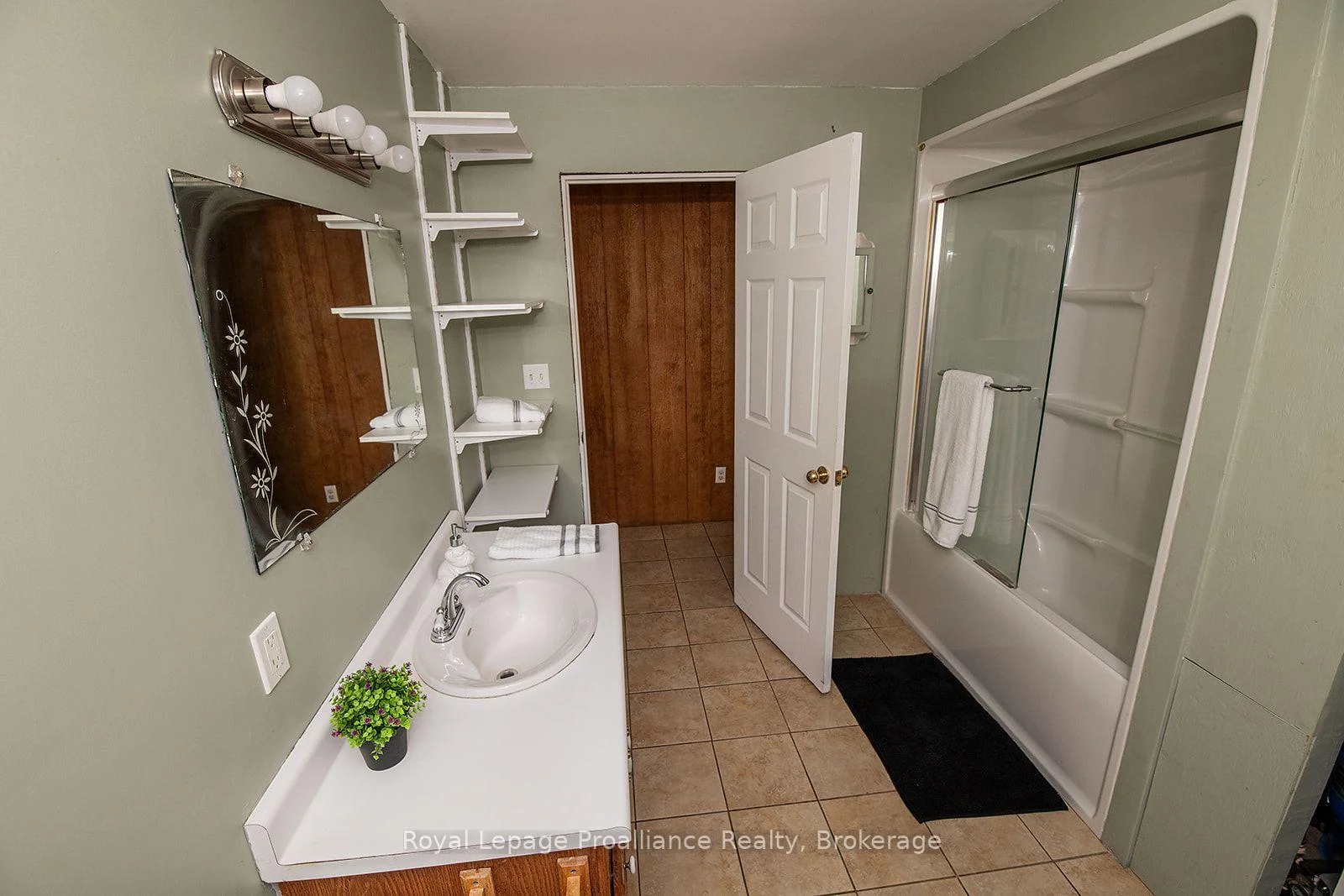 Photo 13 of 2840 Rapids Road, Tweed, Hungerford (Twp) — HOMEH
