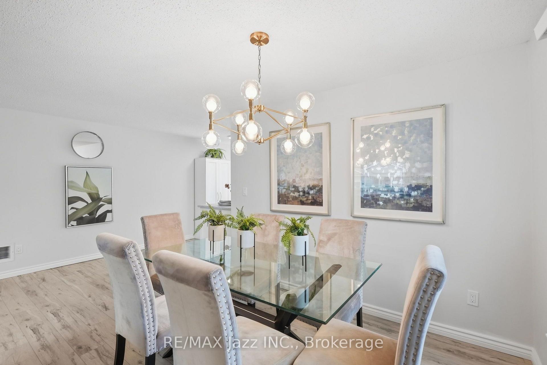Photo 16 of 40 Wilmot Trail, Clarington, Bowmanville — HOMEH