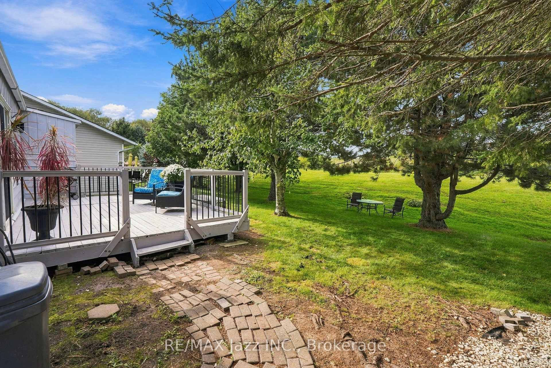 Photo 36 of 40 Wilmot Trail, Clarington, Bowmanville — HOMEH