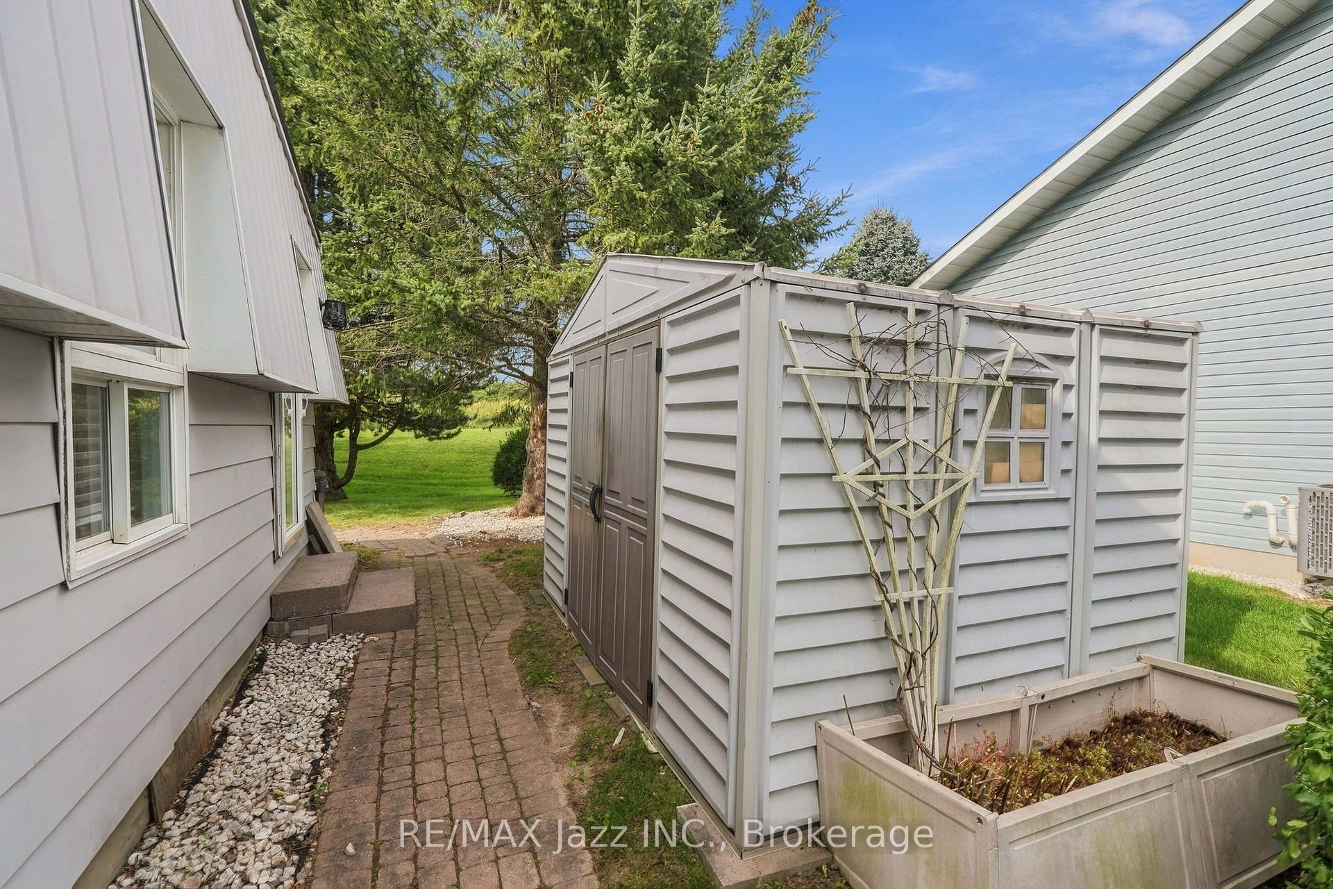 Photo 39 of 40 Wilmot Trail, Clarington, Bowmanville — HOMEH