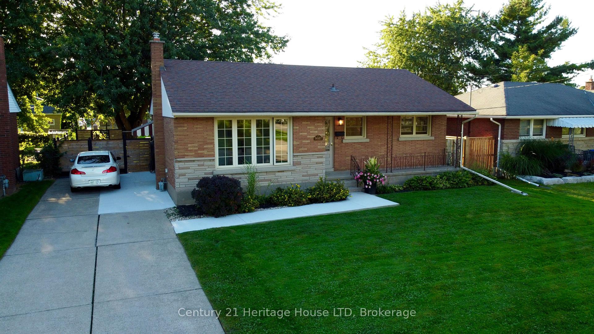 Photo 1 of 3627 Windermere Road, Niagara Falls, Stamford — HOMEH