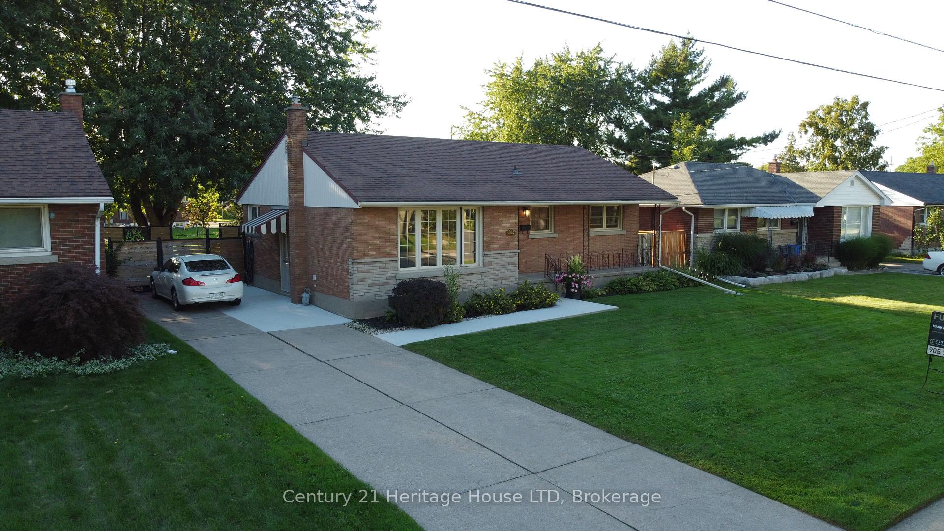Photo 2 of 3627 Windermere Road, Niagara Falls, Stamford — HOMEH