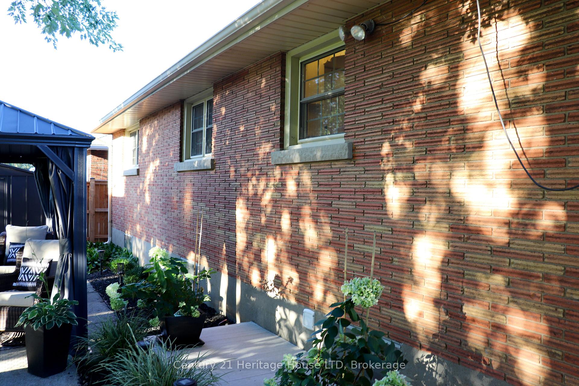 Photo 5 of 3627 Windermere Road, Niagara Falls, Stamford — HOMEH