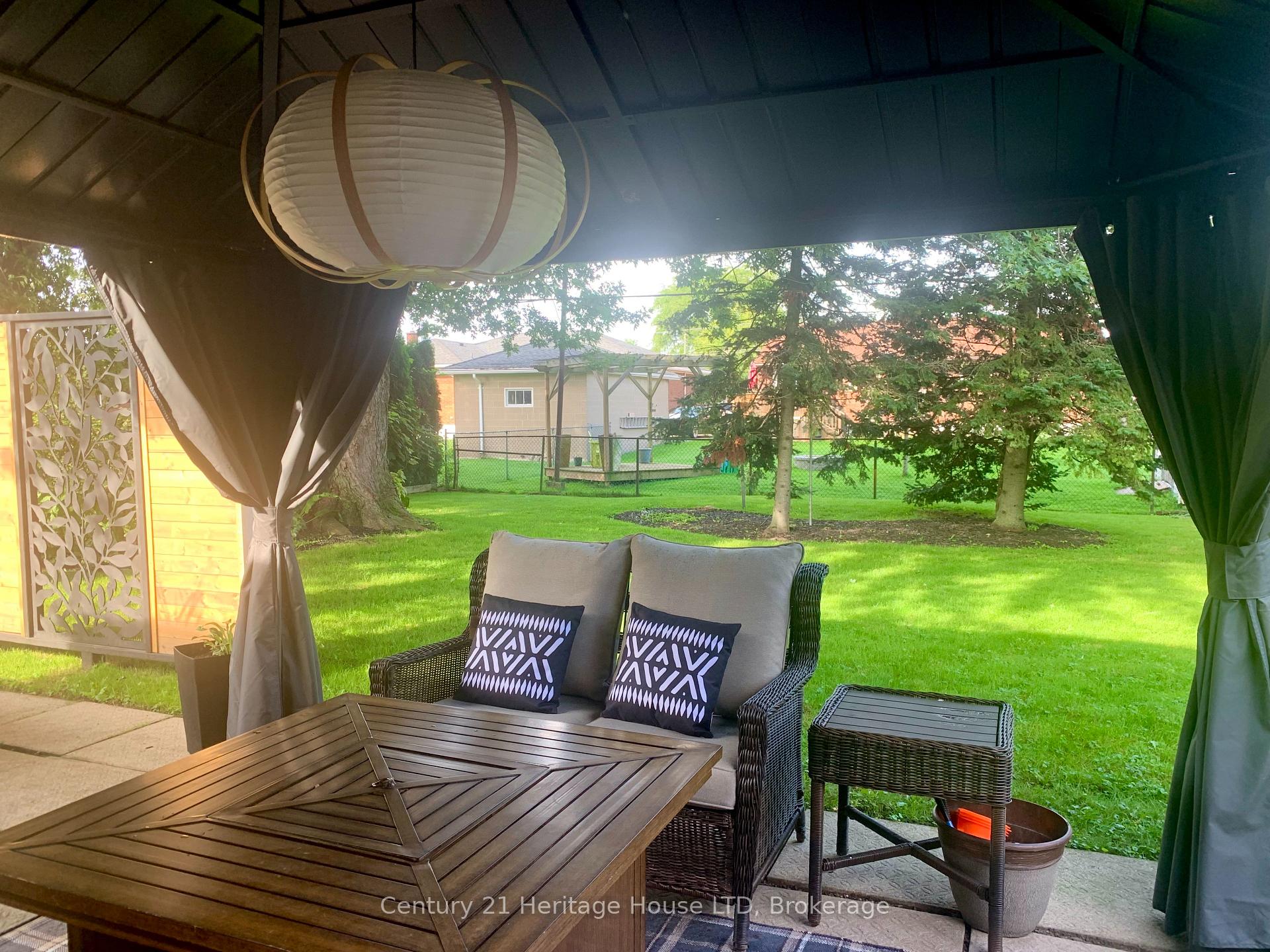 Photo 10 of 3627 Windermere Road, Niagara Falls, Stamford — HOMEH