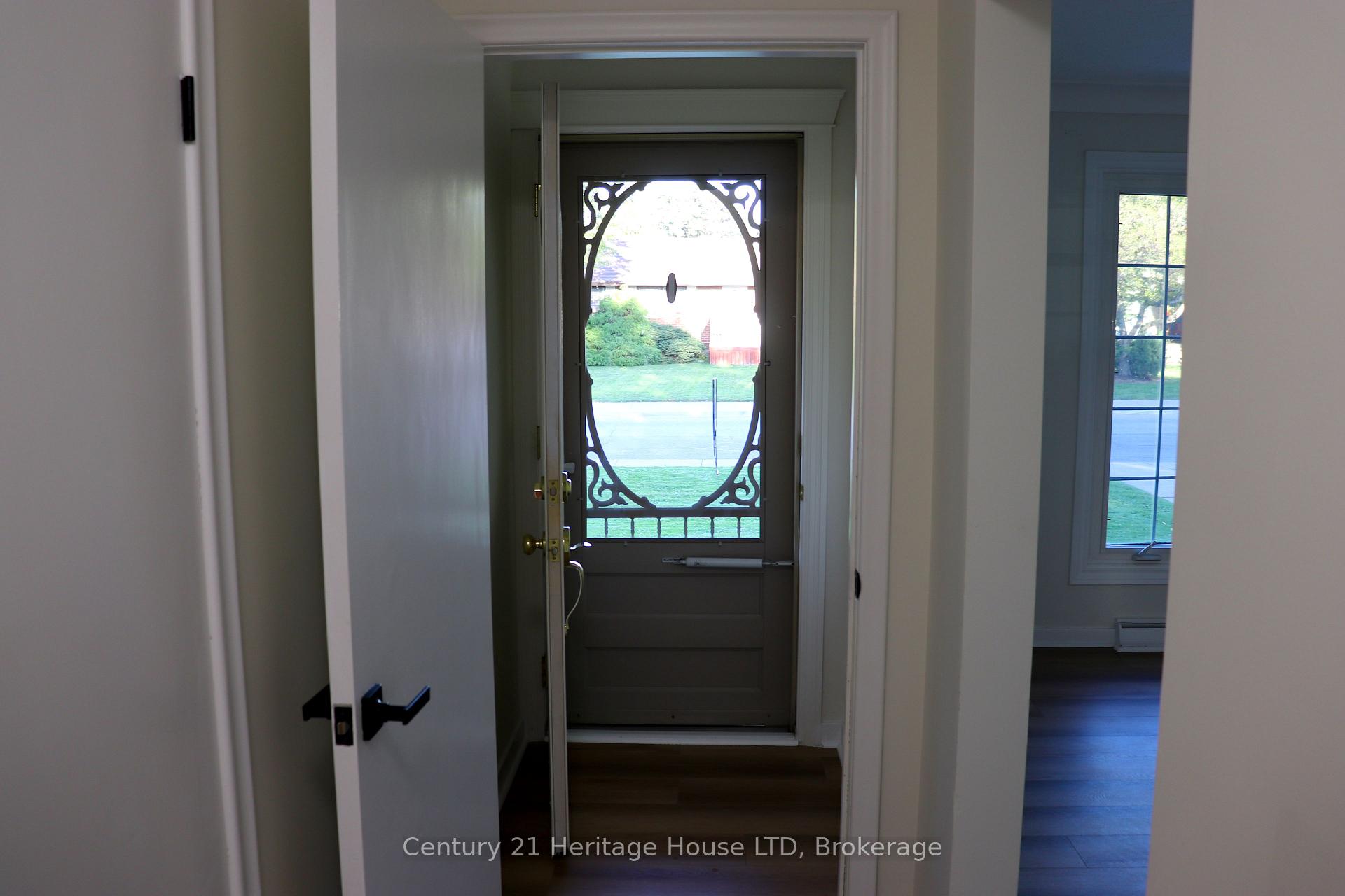 Photo 21 of 3627 Windermere Road, Niagara Falls, Stamford — HOMEH