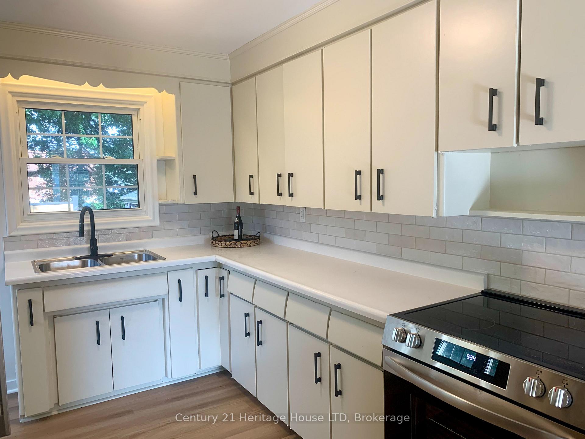 Photo 24 of 3627 Windermere Road, Niagara Falls, Stamford — HOMEH