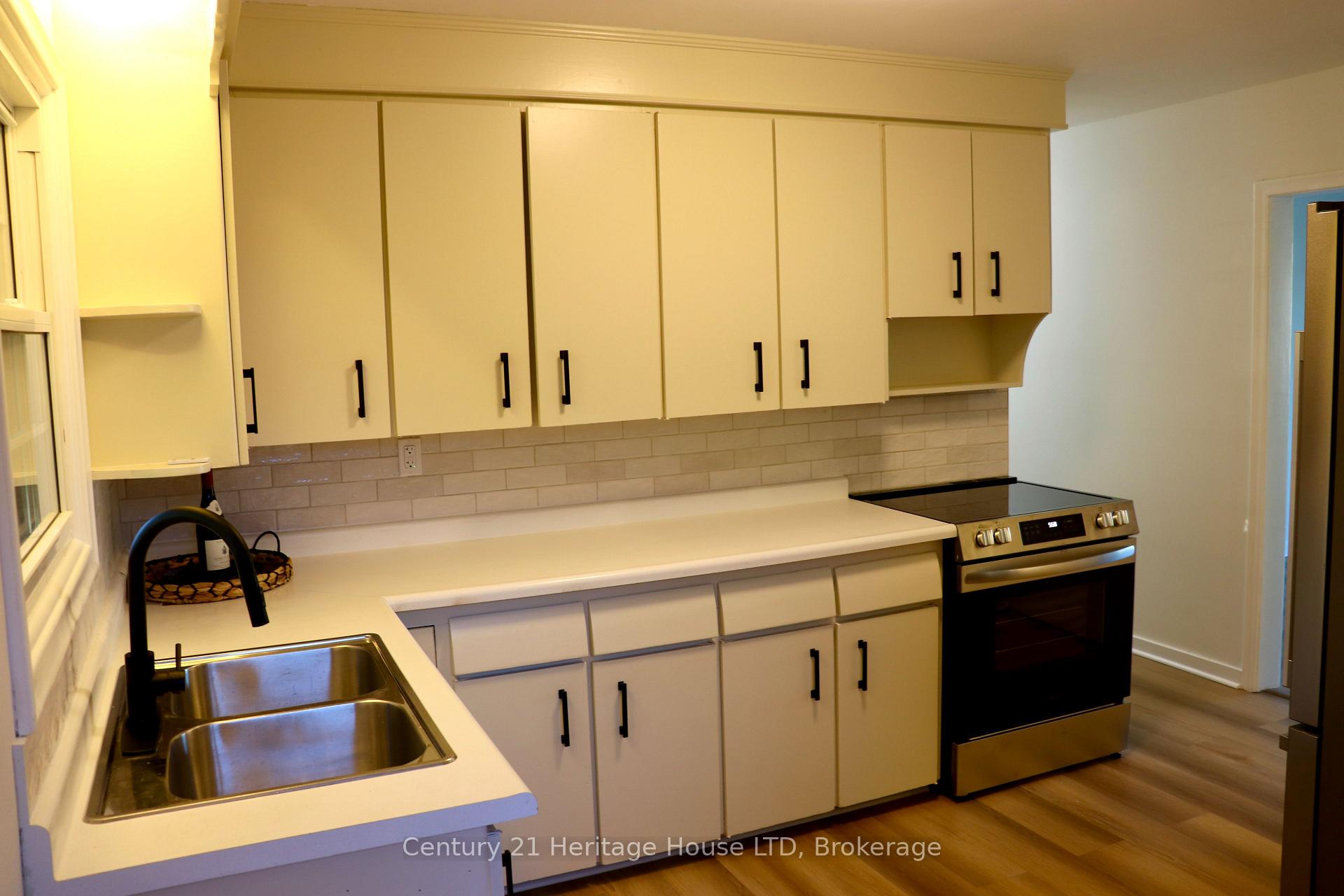 Photo 25 of 3627 Windermere Road, Niagara Falls, Stamford — HOMEH
