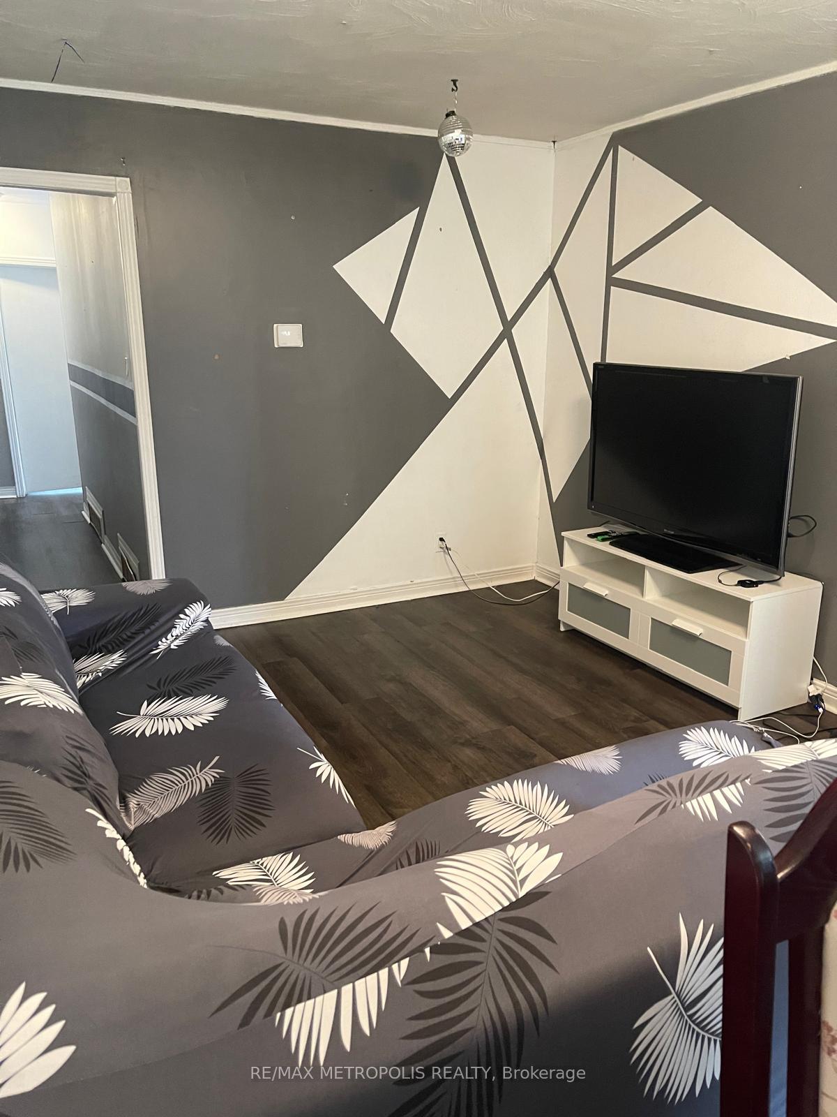 Photo 5 of Unit Upper, 99 Overture Road, Scarborough, West Hill — HOMEH