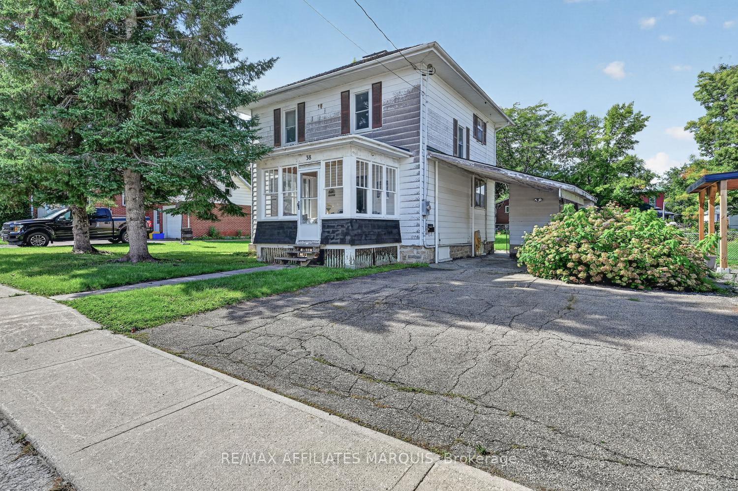 Photo 2 of 38 Abel Street, Smiths Falls, Smiths Falls — HOMEH