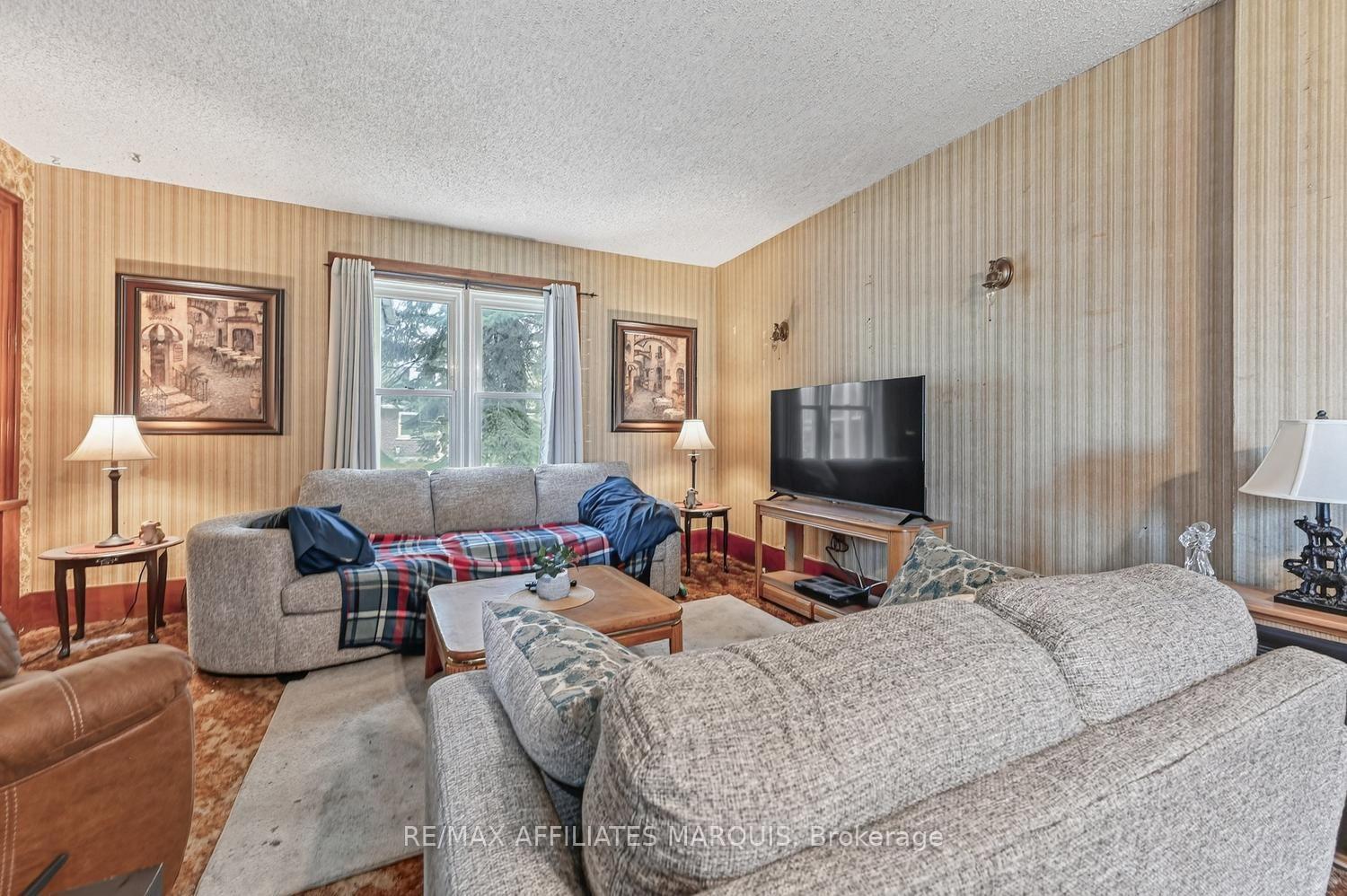 Photo 6 of 38 Abel Street, Smiths Falls, Smiths Falls — HOMEH
