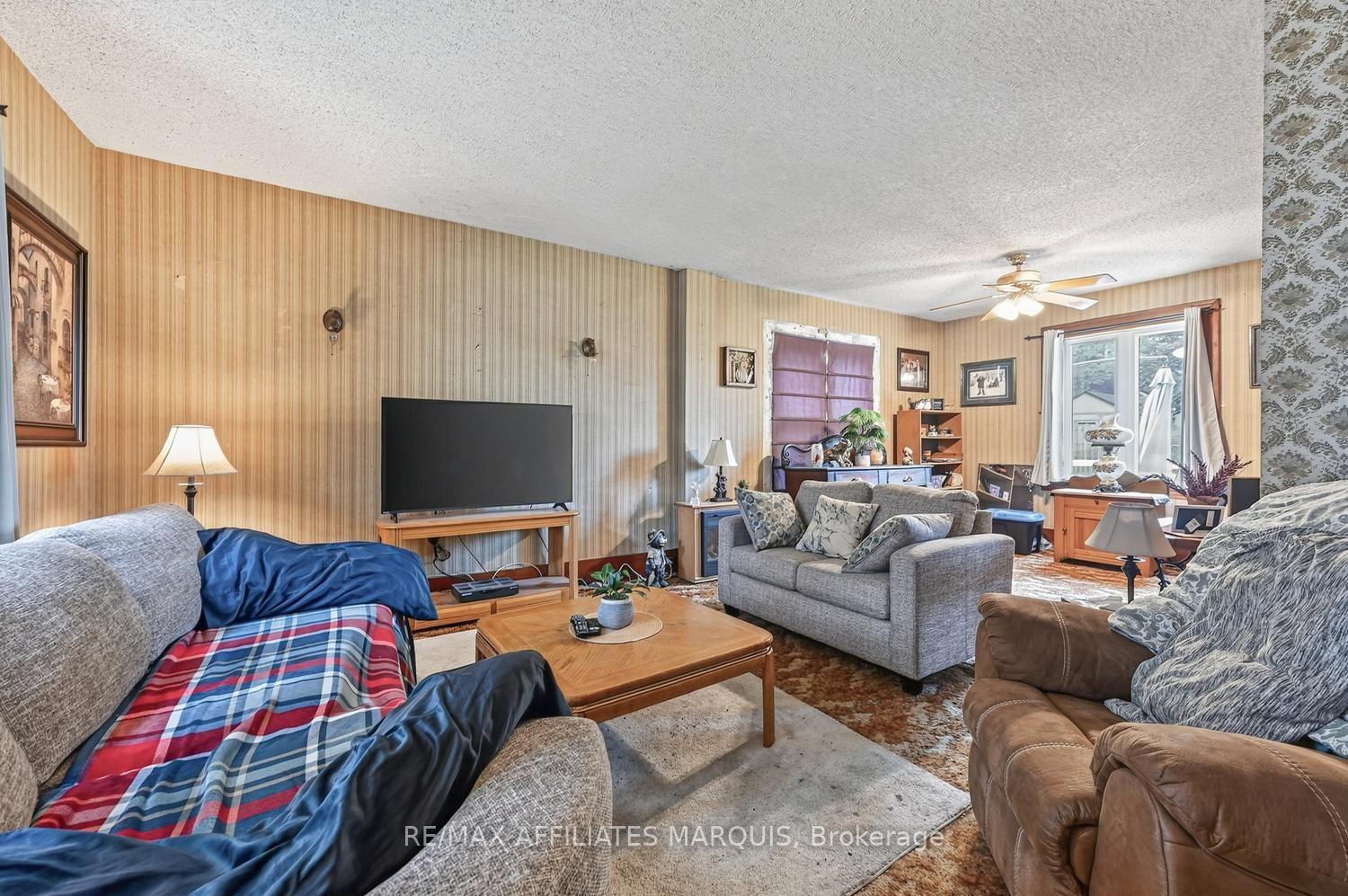 Photo 8 of 38 Abel Street, Smiths Falls, Smiths Falls — HOMEH