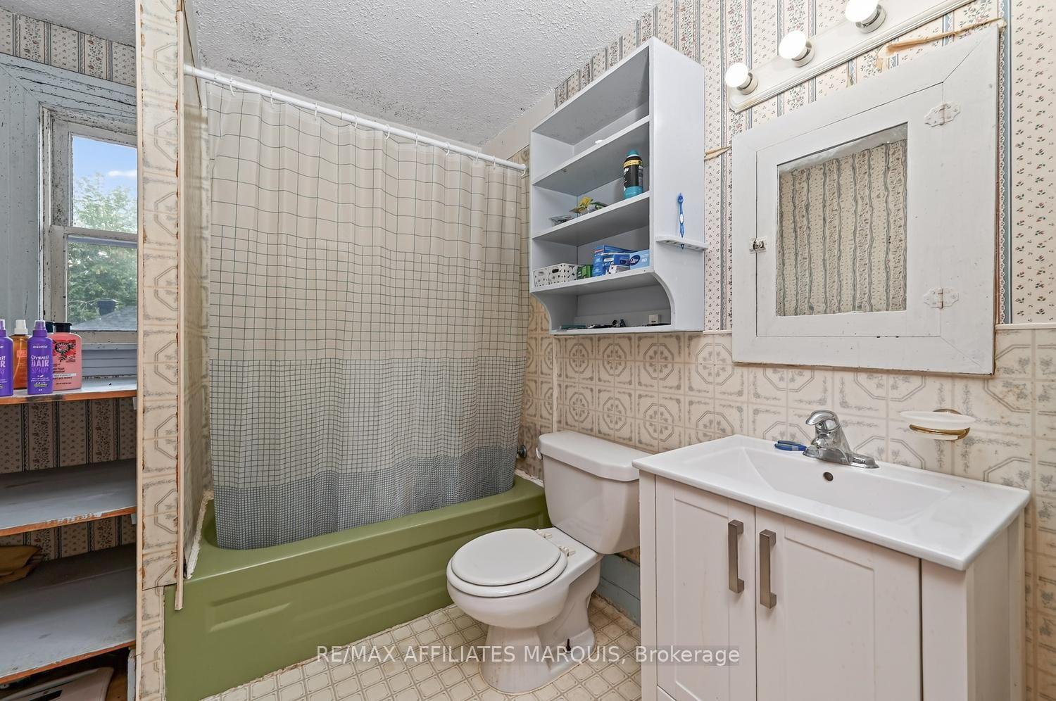 Photo 24 of 38 Abel Street, Smiths Falls, Smiths Falls — HOMEH