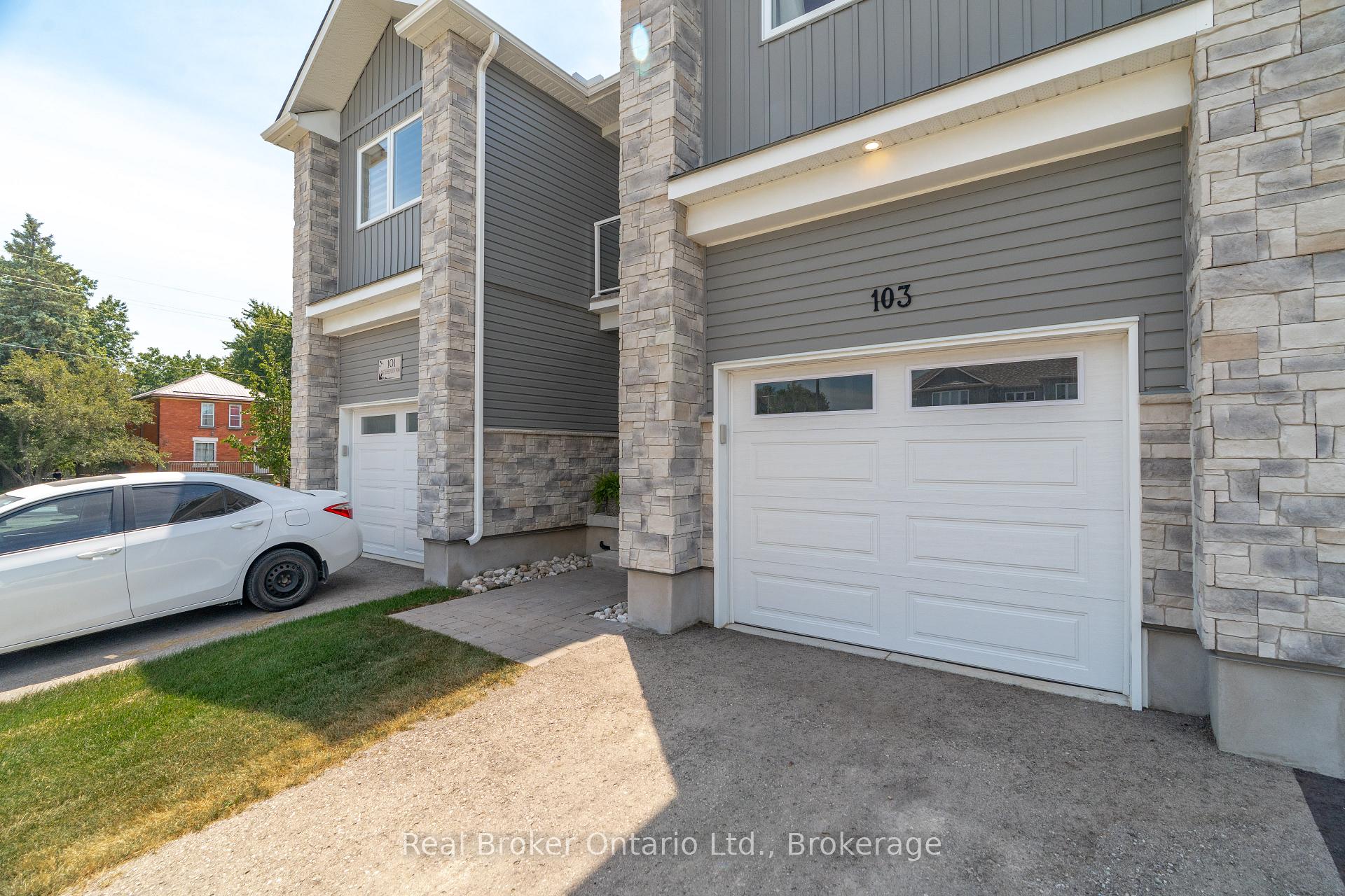 Photo 2 of 103 Stephenson Way, Minto — HOMEH