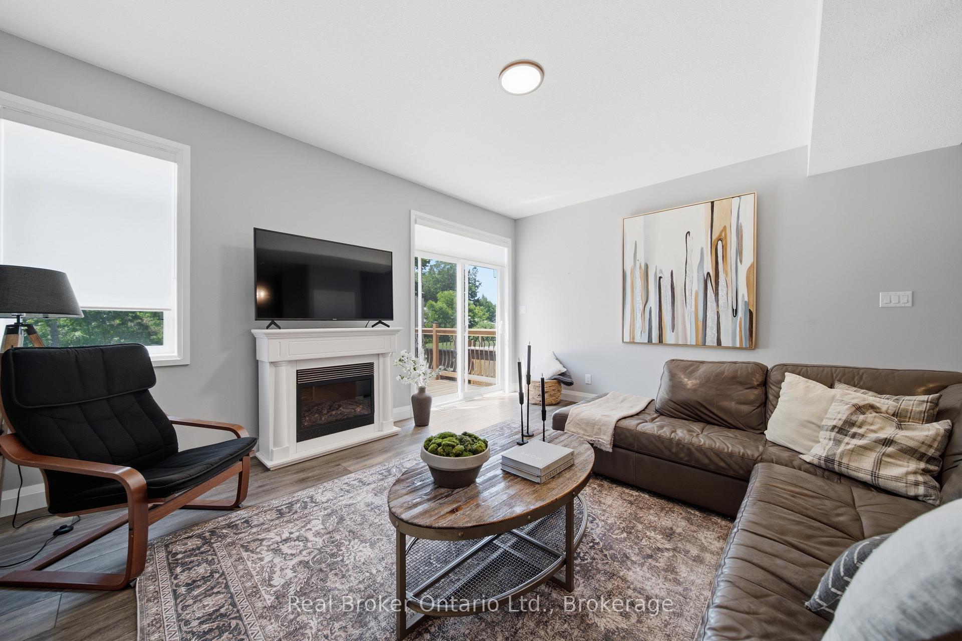 Photo 10 of 103 Stephenson Way, Minto — HOMEH