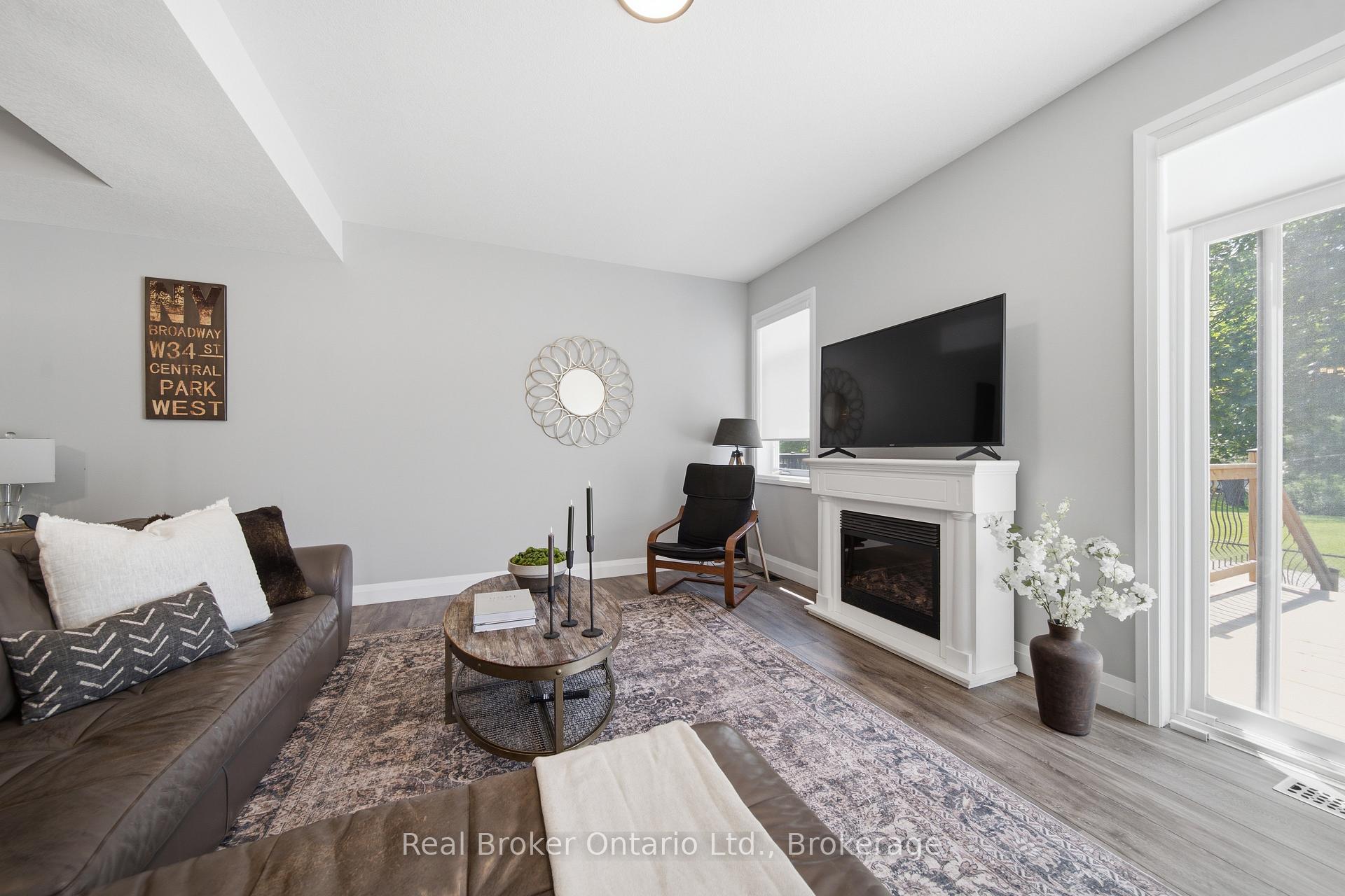Photo 13 of 103 Stephenson Way, Minto — HOMEH