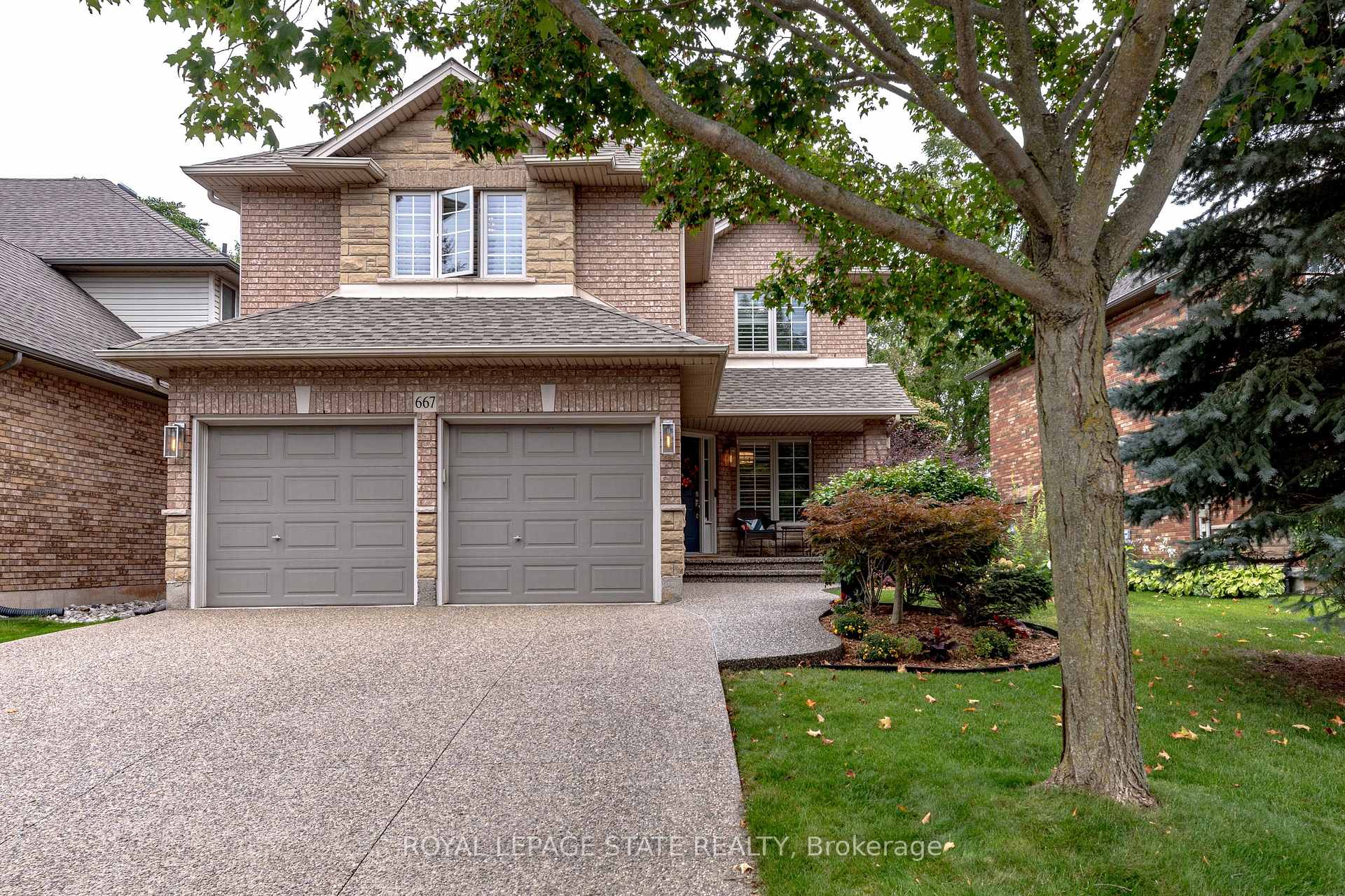 Photo 2 of 667 Sandcherry Drive, Burlington, Bayview — HOMEH