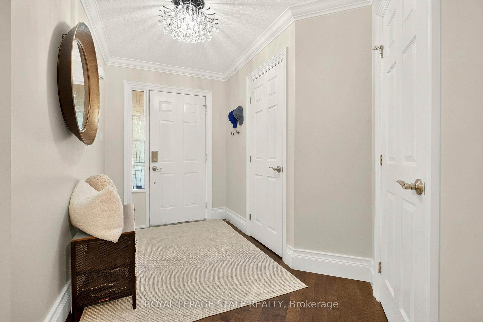 Photo 4 of 667 Sandcherry Drive, Burlington, Bayview — HOMEH