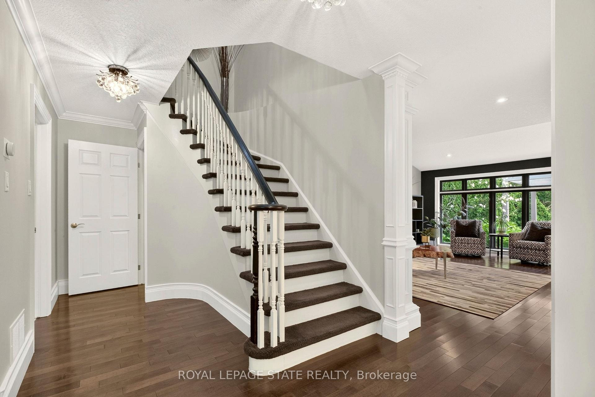 Photo 5 of 667 Sandcherry Drive, Burlington, Bayview — HOMEH