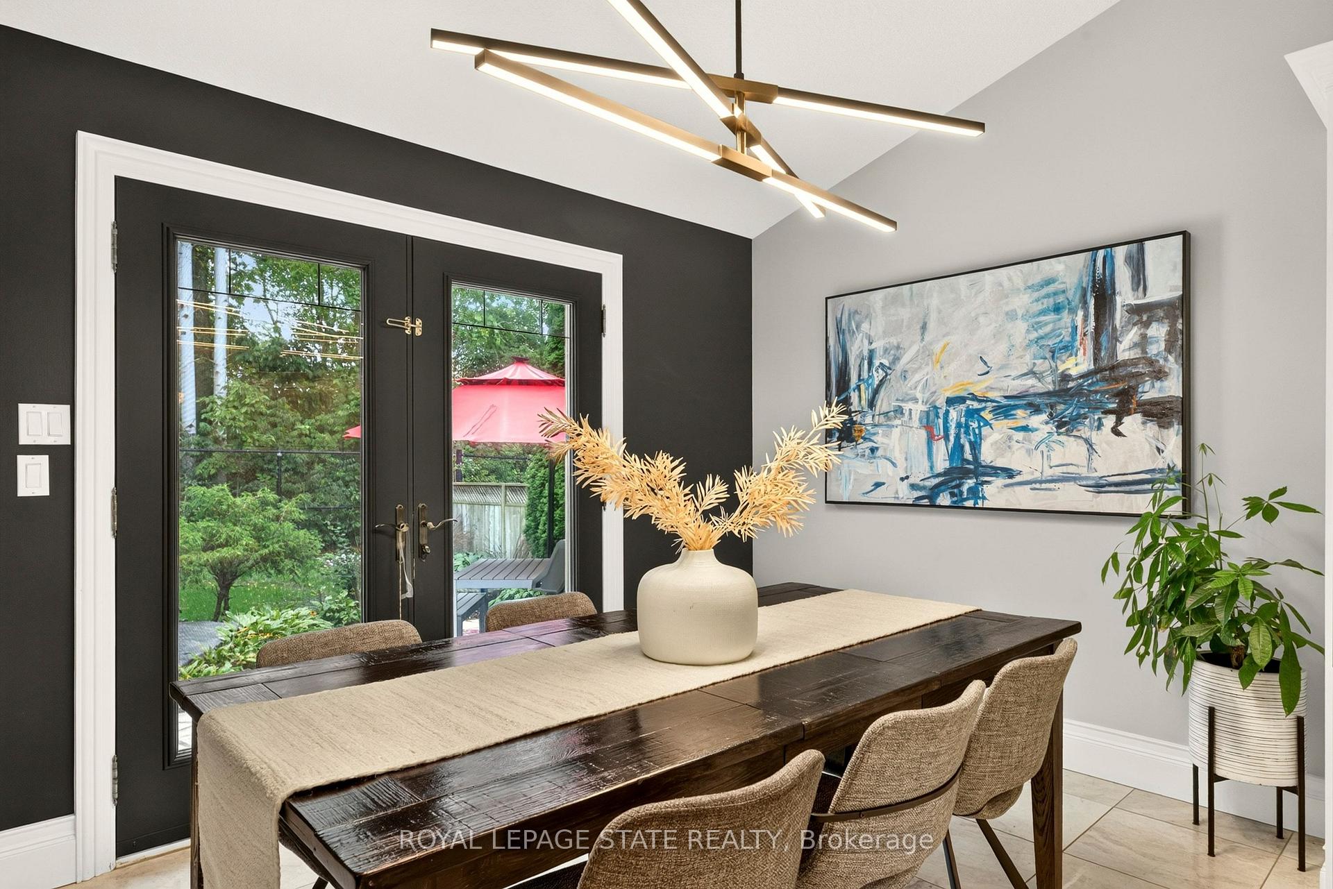 Photo 10 of 667 Sandcherry Drive, Burlington, Bayview — HOMEH