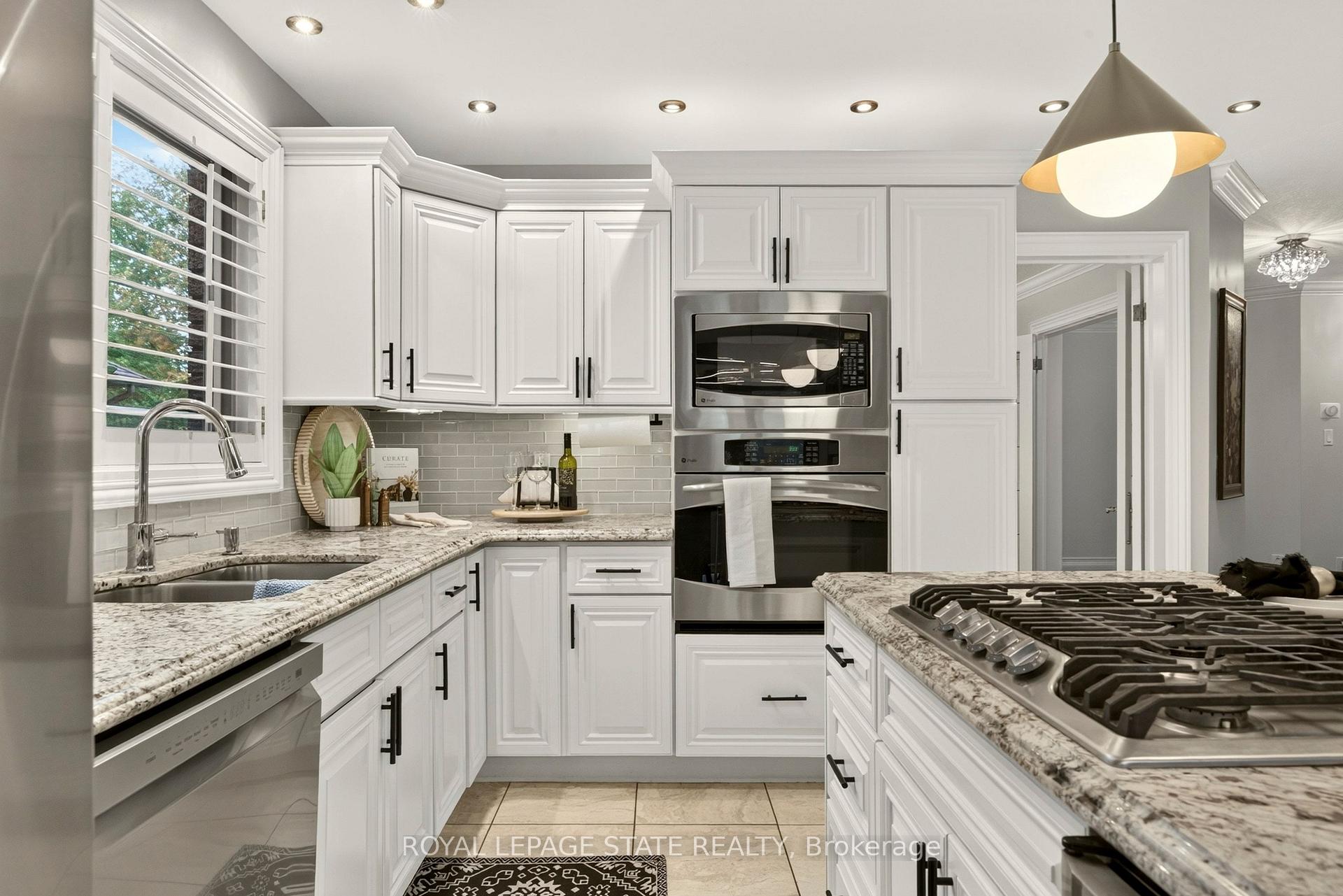 Photo 13 of 667 Sandcherry Drive, Burlington, Bayview — HOMEH