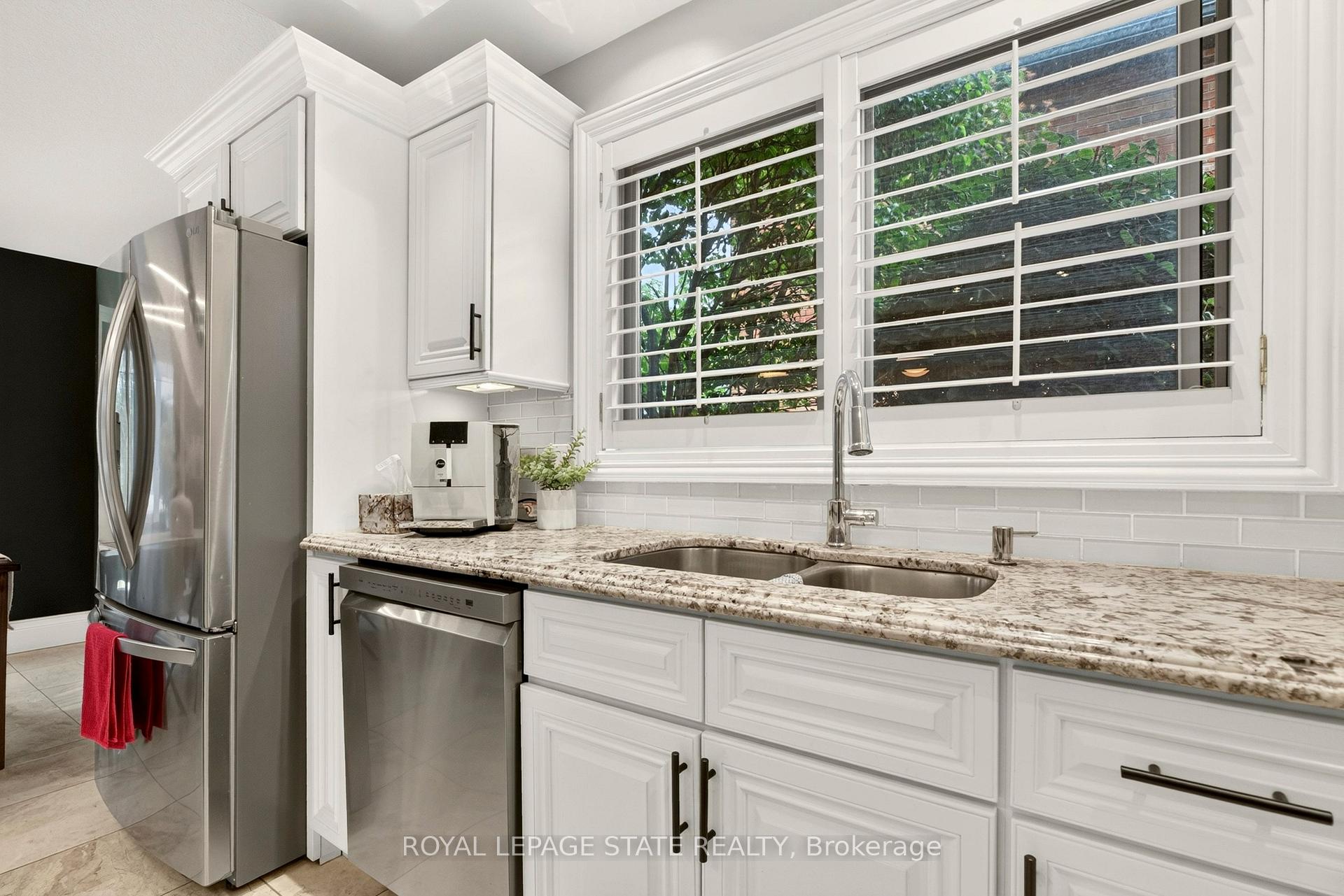 Photo 14 of 667 Sandcherry Drive, Burlington, Bayview — HOMEH